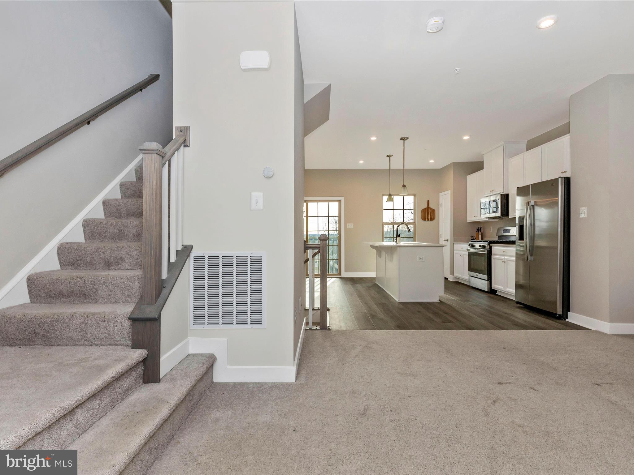 LAKE LINGANORE - Residential