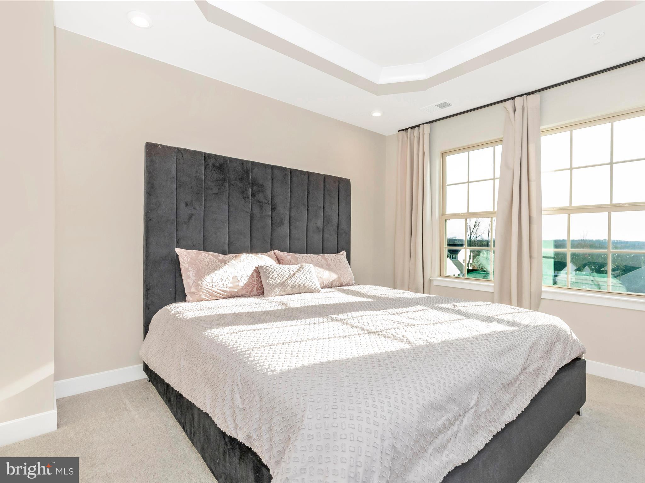 LAKE LINGANORE - Residential