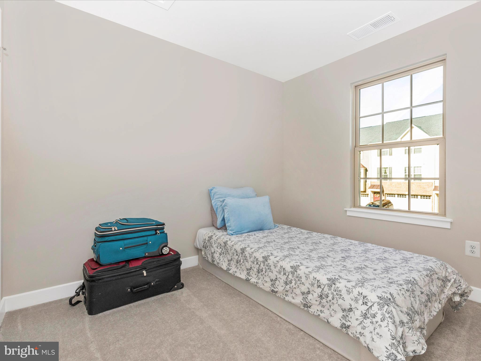 LAKE LINGANORE - Residential