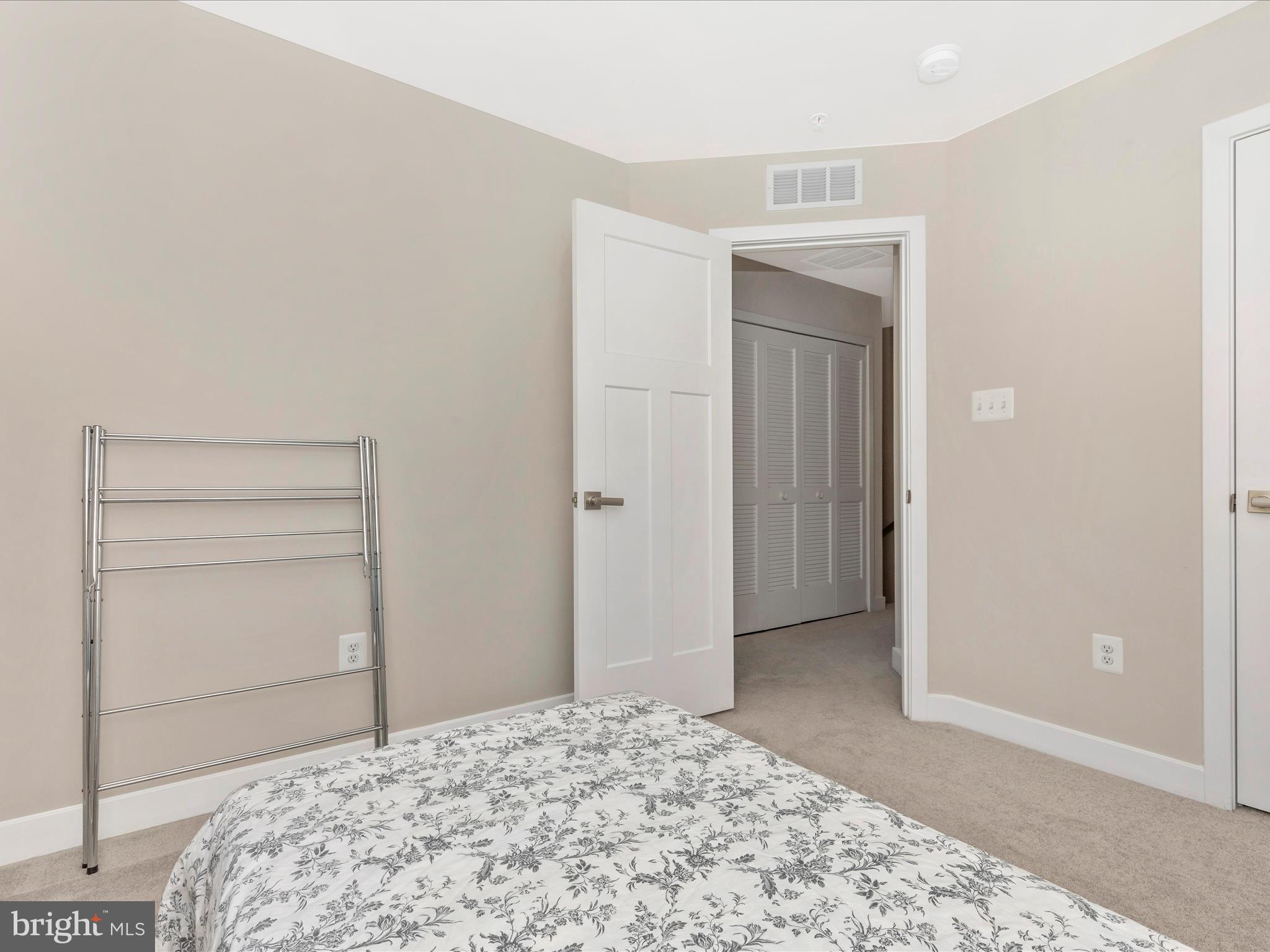 LAKE LINGANORE - Residential