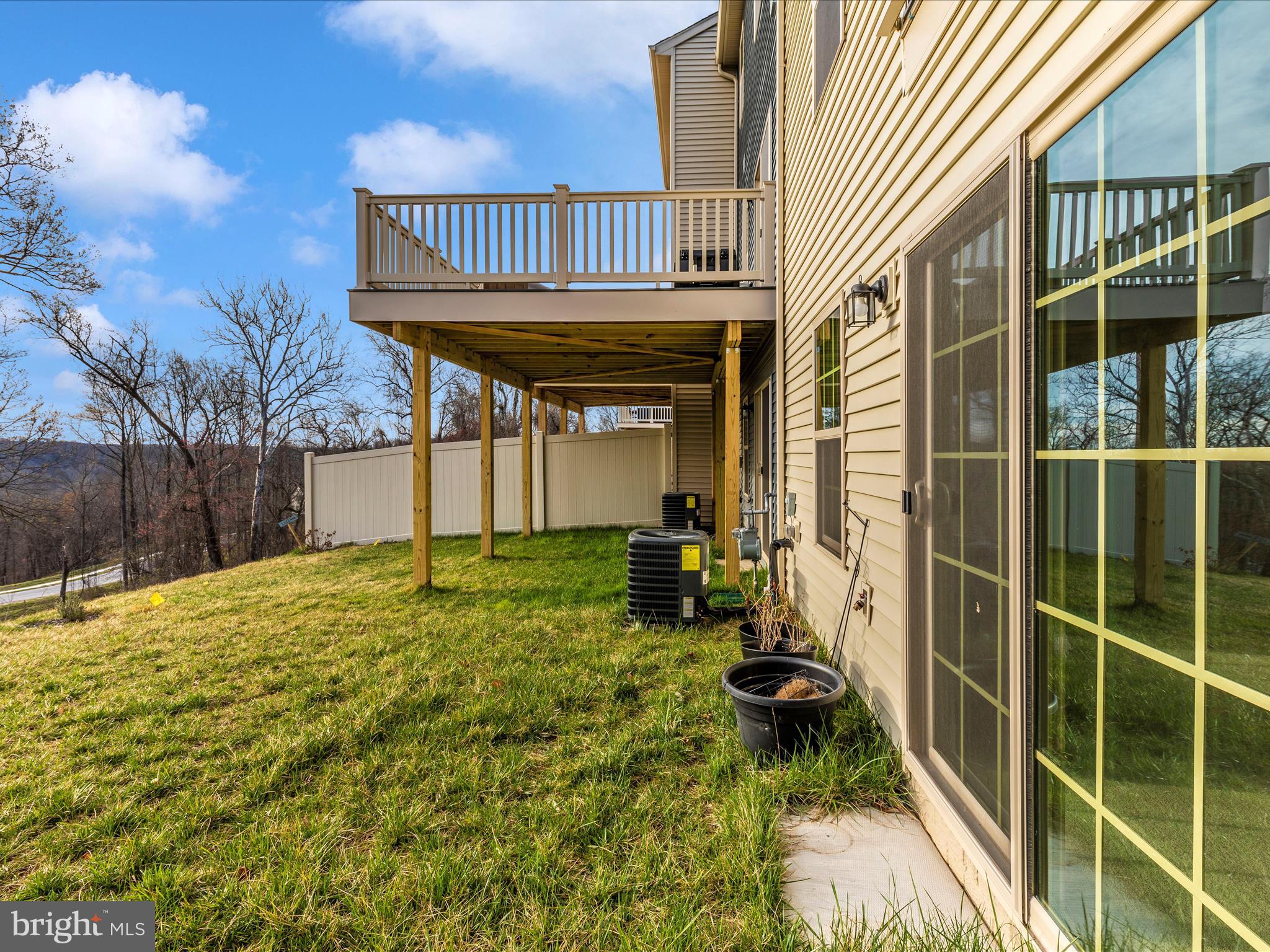 LAKE LINGANORE - Residential