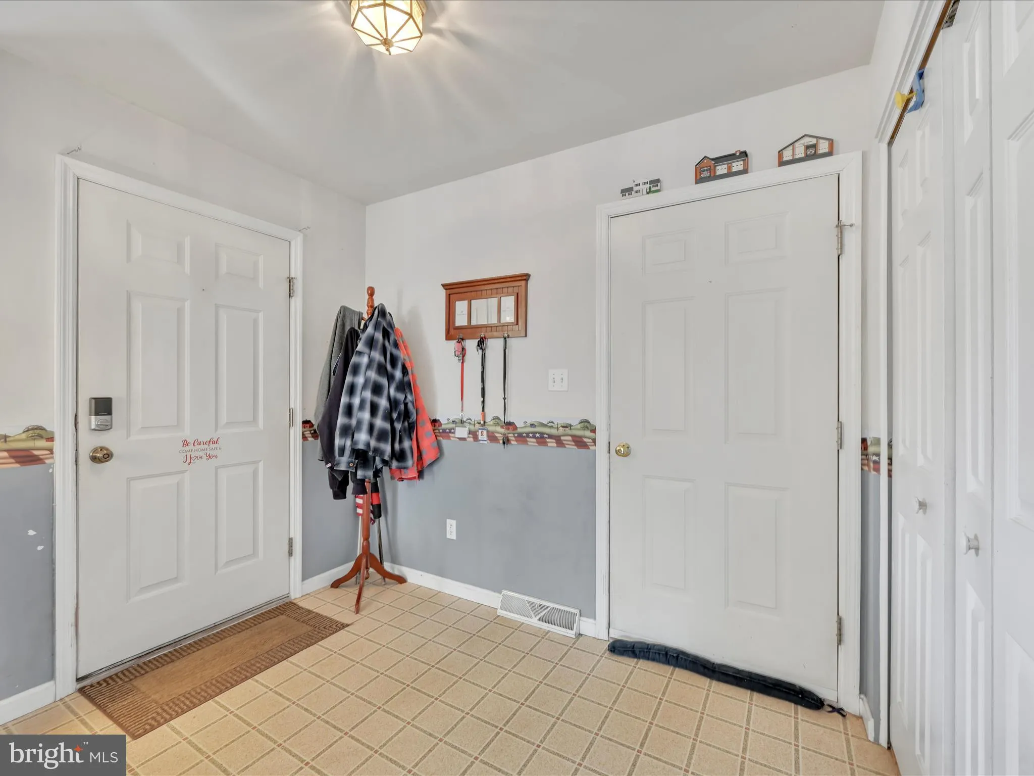 Quarryville, Pennsylvania 17566, United States, 3 Bedrooms Bedrooms, ,2 BathroomsBathrooms,Residential,Pending,16727