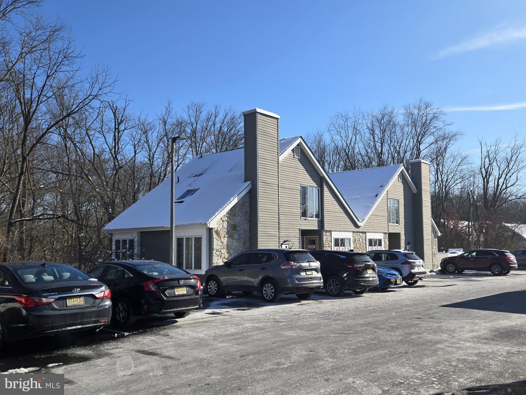 900 ROUTE 168 J1 & J2