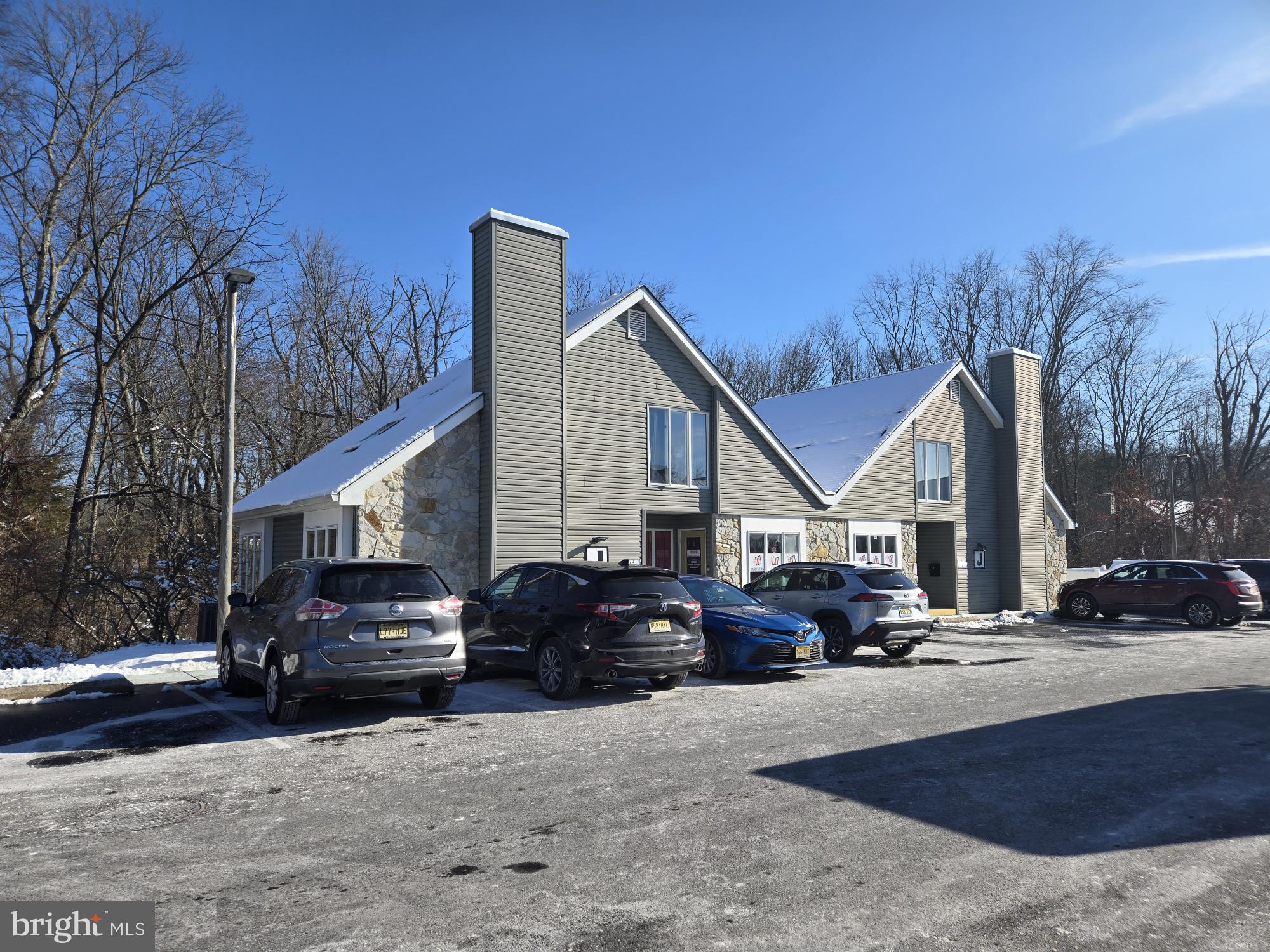 900 ROUTE 168 J1 & J2