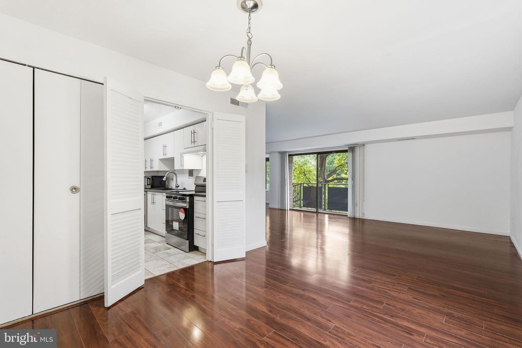 Photo of 3101 S Manchester Street #315, FALLS CHURCH, VA 22044 (MLS # VAFX2310468)