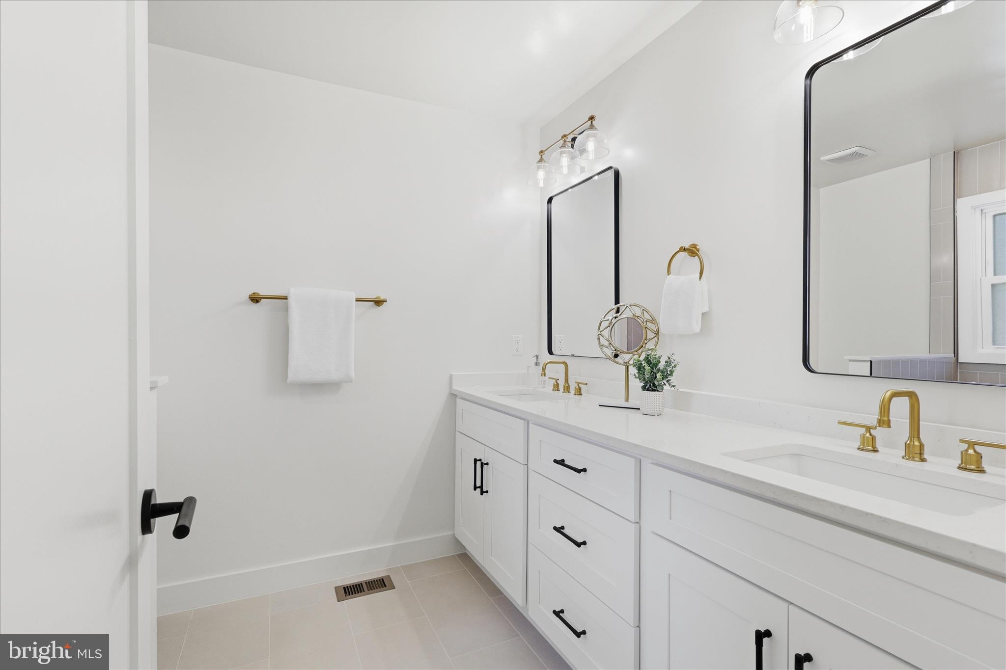 OAK HILL - Residential