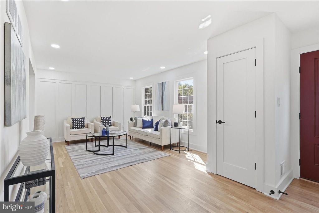 Photo of 4824 Holborn Avenue, ANNANDALE, VA 22003 (MLS # VAFX2292176)