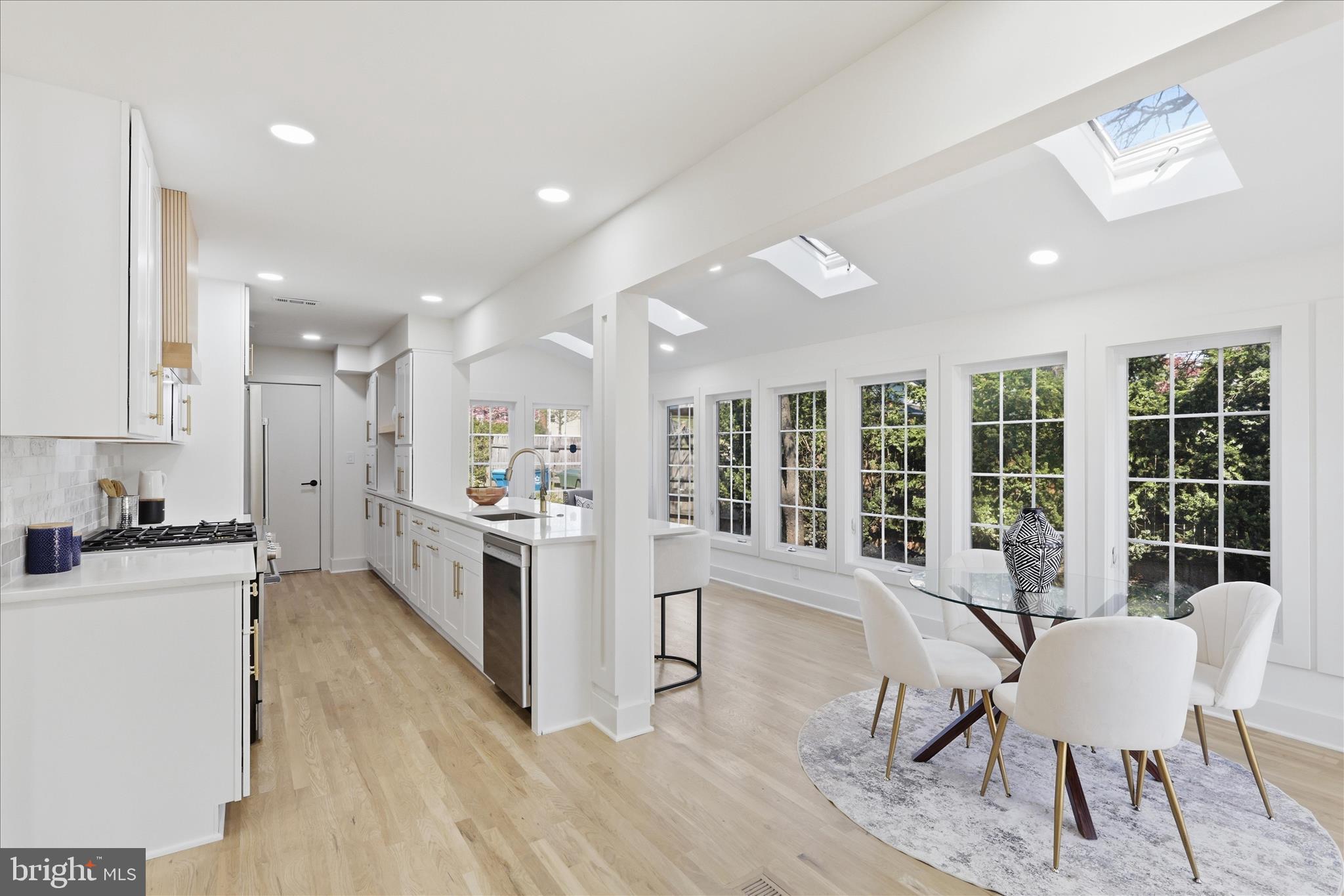 OAK HILL - Residential