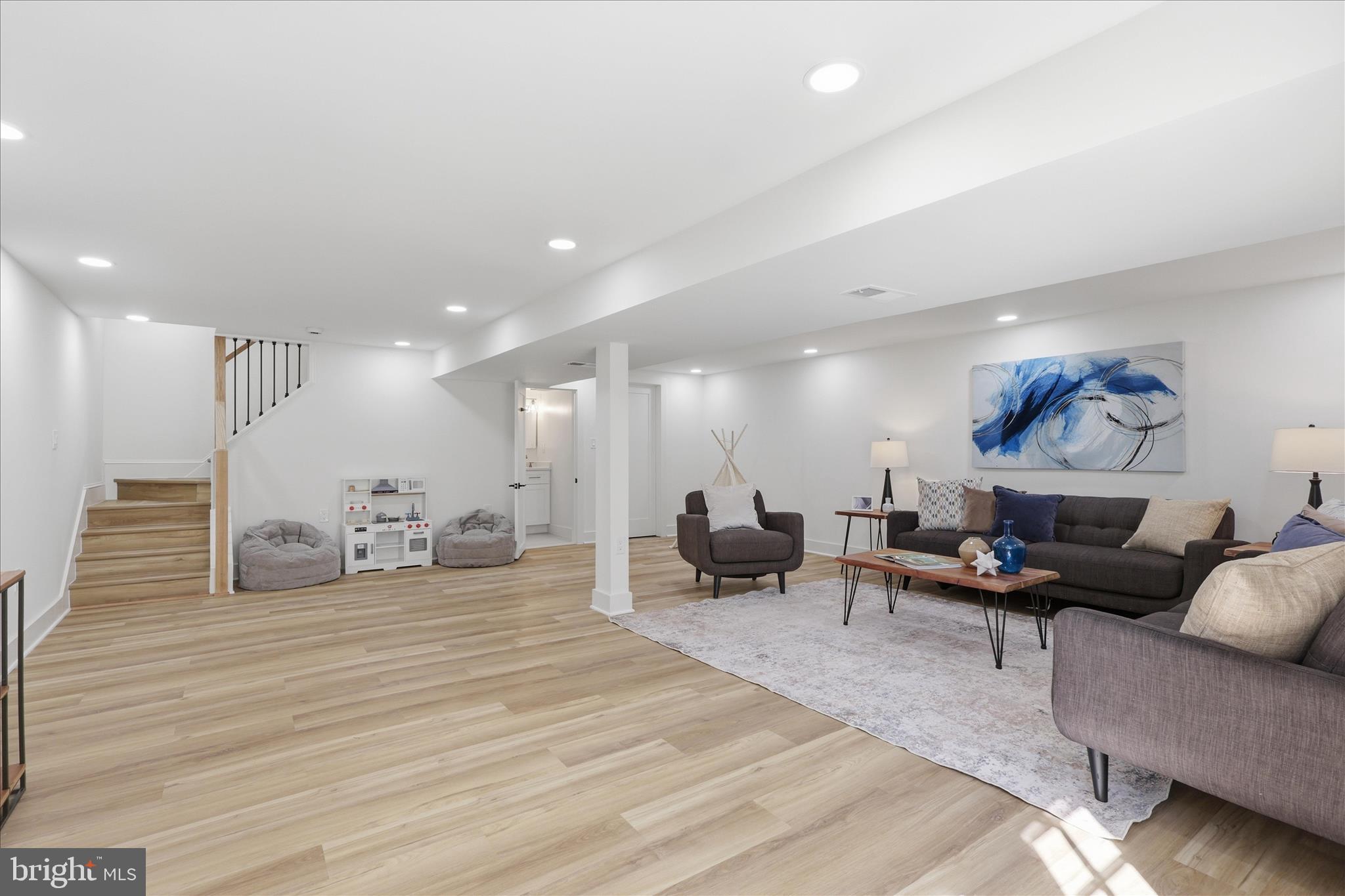 OAK HILL - Residential