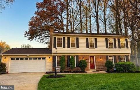 Photo of 4824 Holborn Avenue, ANNANDALE, VA 22003 (MLS # VAFX2292176)