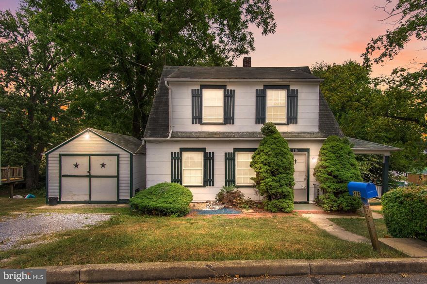 With a little TLC this fixer upper has the potential to be the perfect home for someone just getting started, someone looking to downsize or anyone in between!   First floor: foyer, living room, dining room, kitchen.  Upstairs three bedrooms and a full bath.  Large basement extends under the garage and includes washer and dryer hookup.  Side porch.  Cute yard.  Off street parking.

Public water, septic