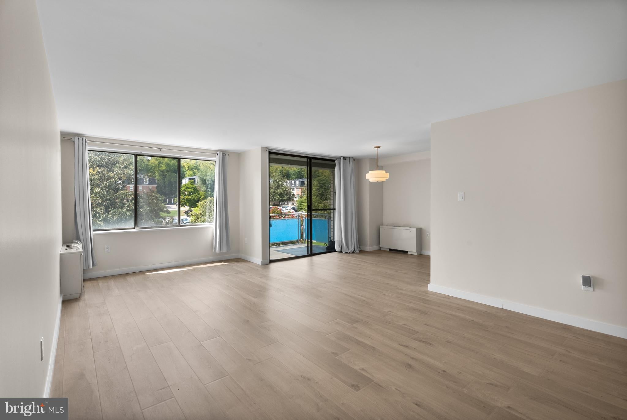 10201 GROSVENOR 422