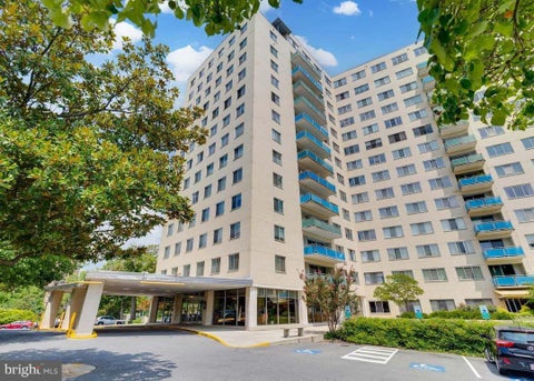 Condo For Sale - 10201 Grosvenor Pl #422<br/> ROCKVILLE, MD 20852