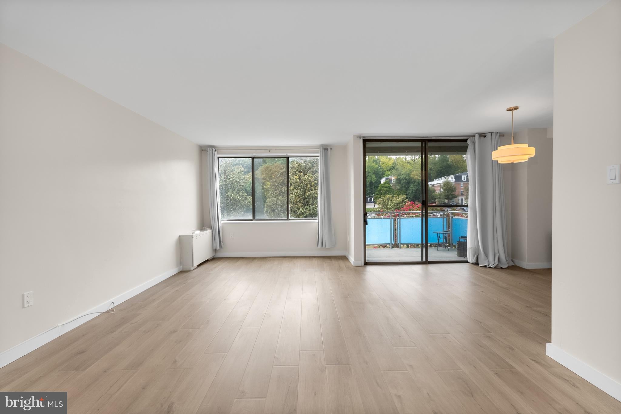 10201 GROSVENOR 422