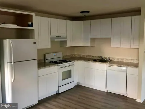 525 Corinthian Avenue Unit 2ND FLOOR, Essington, PA MLS: PADE2085774