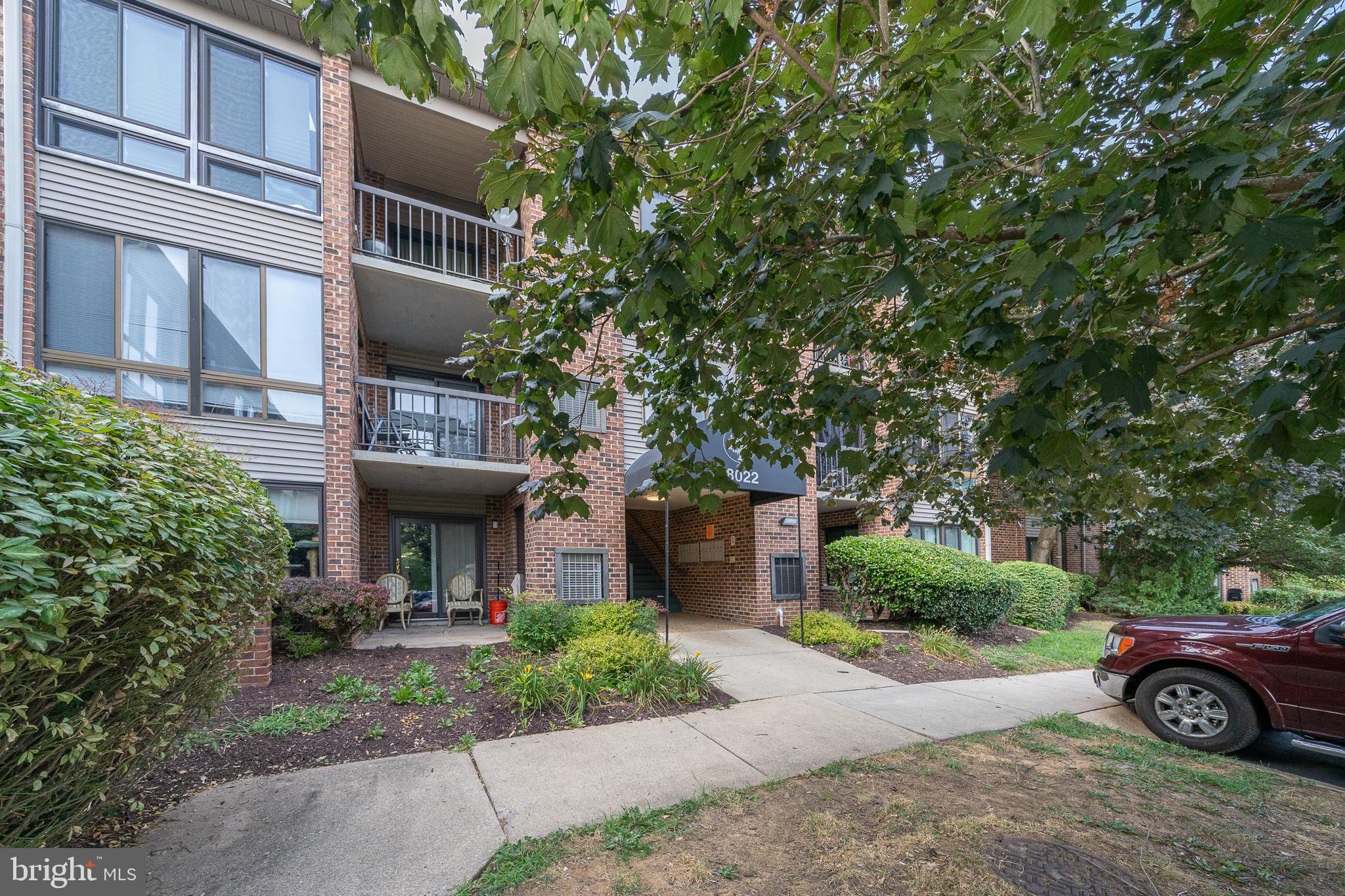 FARMINGDALE - Residential