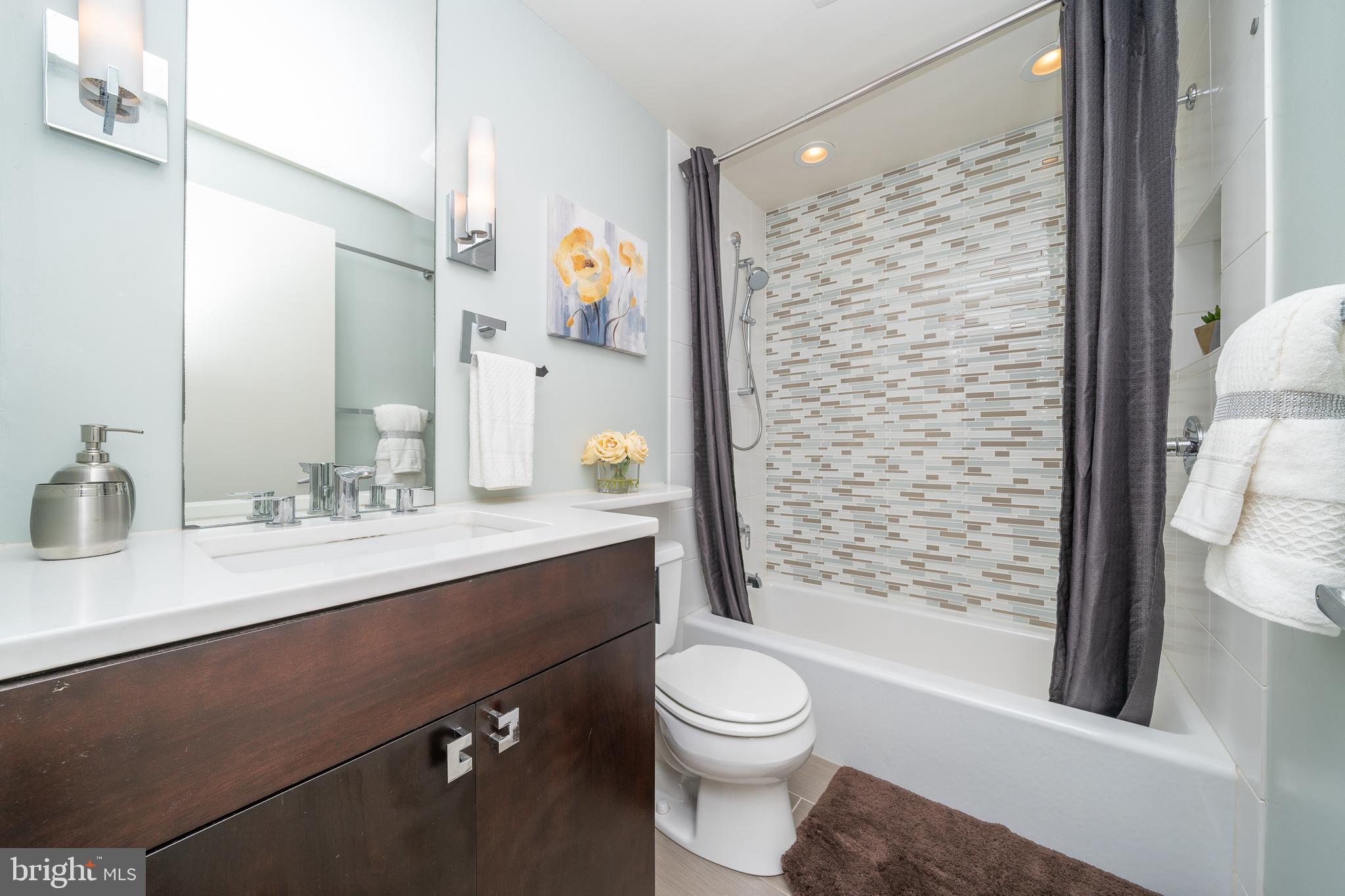 FARMINGDALE - Residential