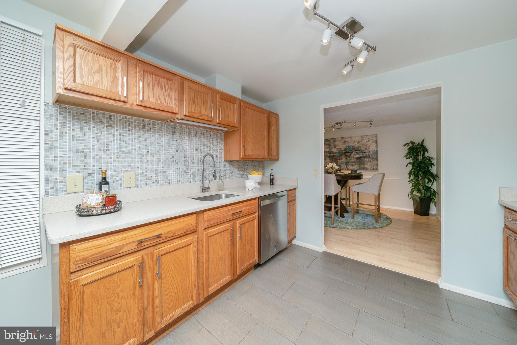 FARMINGDALE - Residential