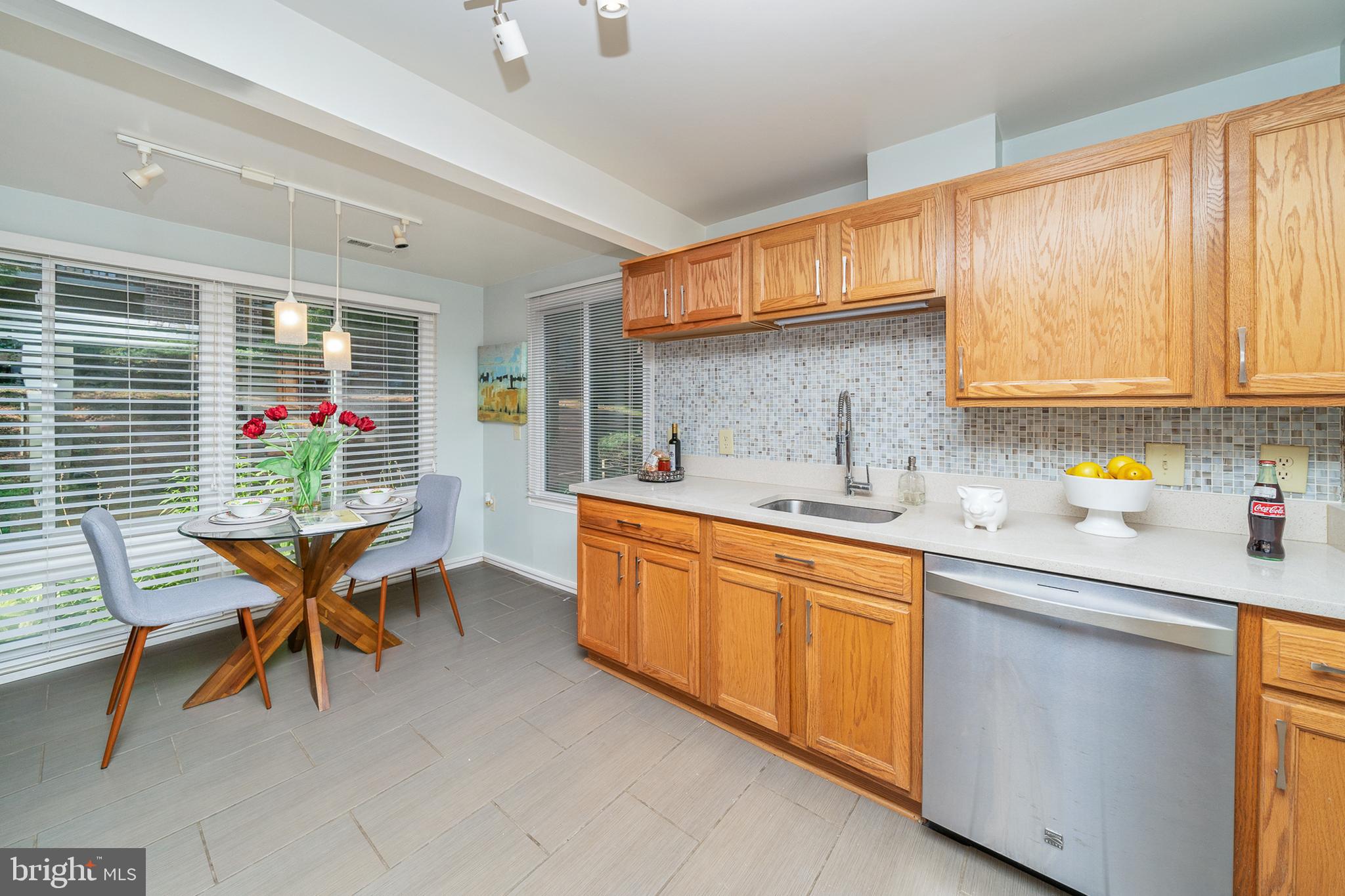 FARMINGDALE - Residential