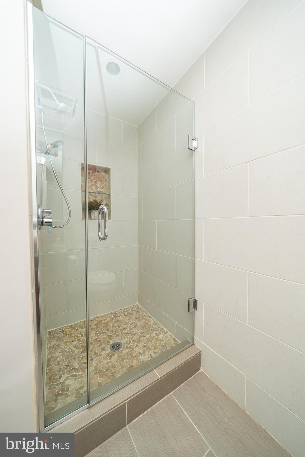 FARMINGDALE - Residential