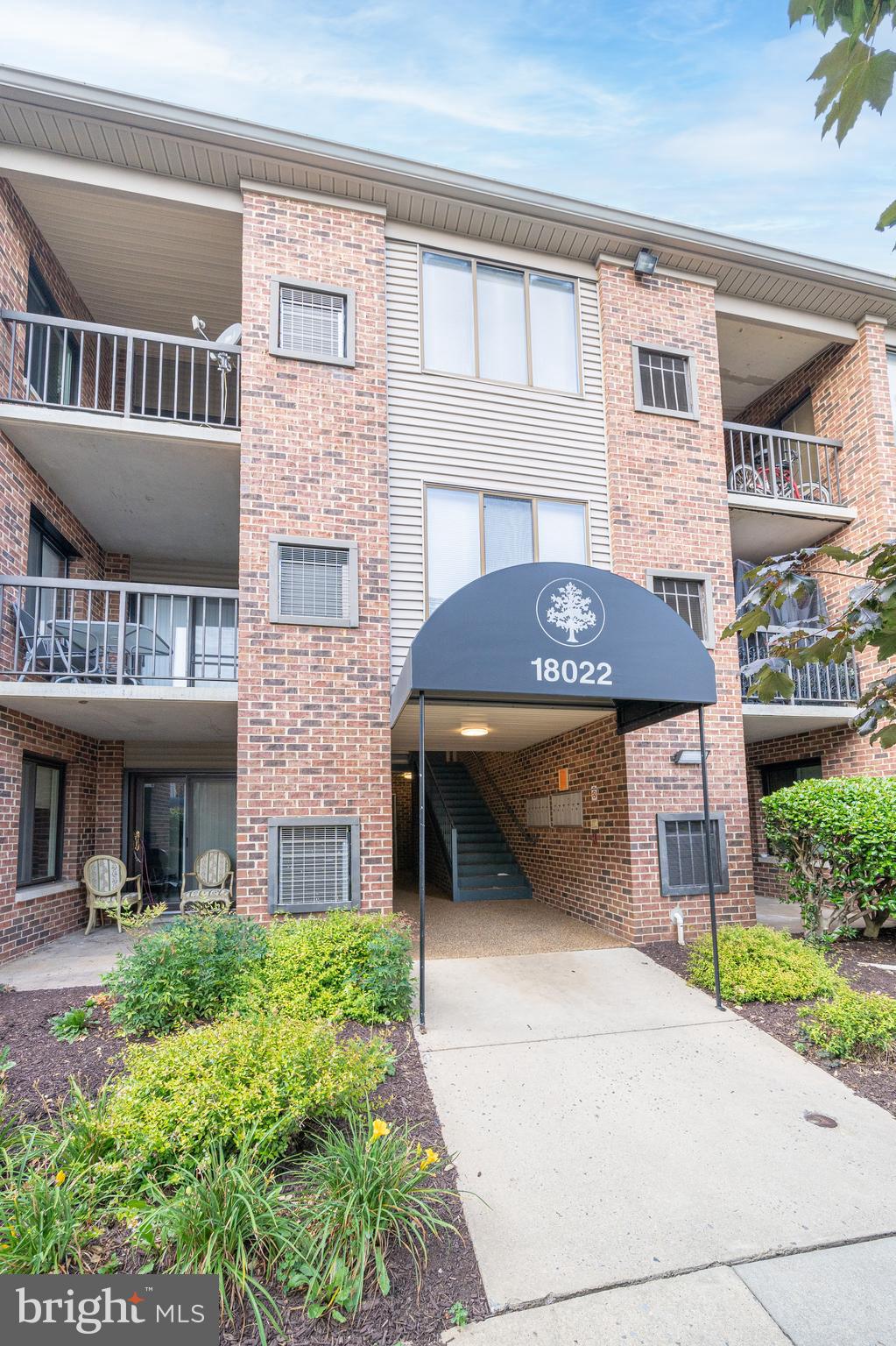 FARMINGDALE - Residential