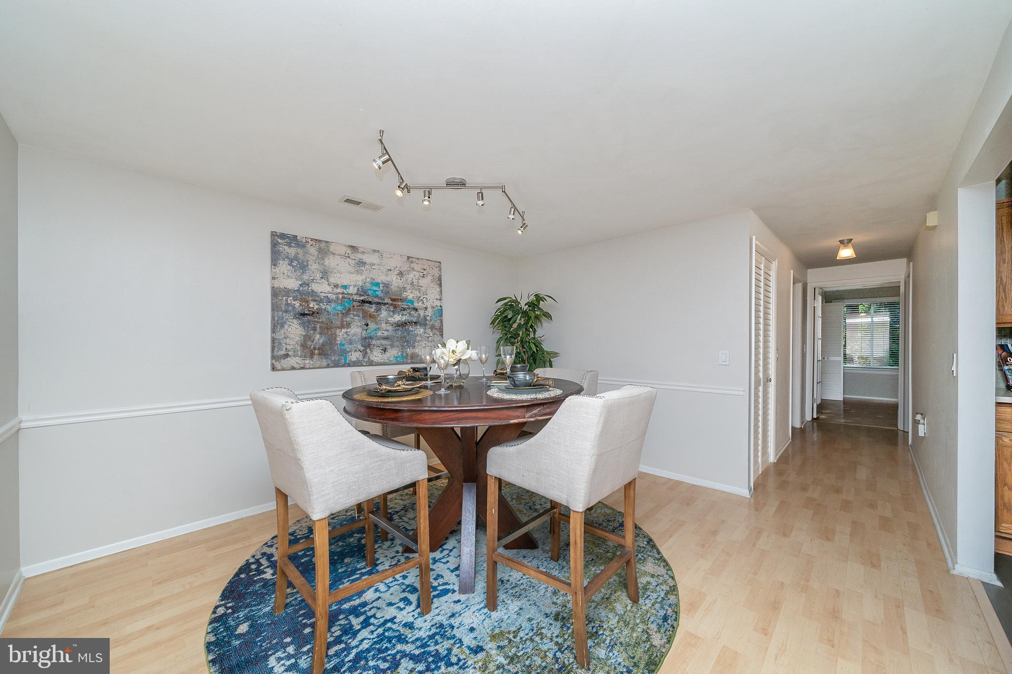 FARMINGDALE - Residential