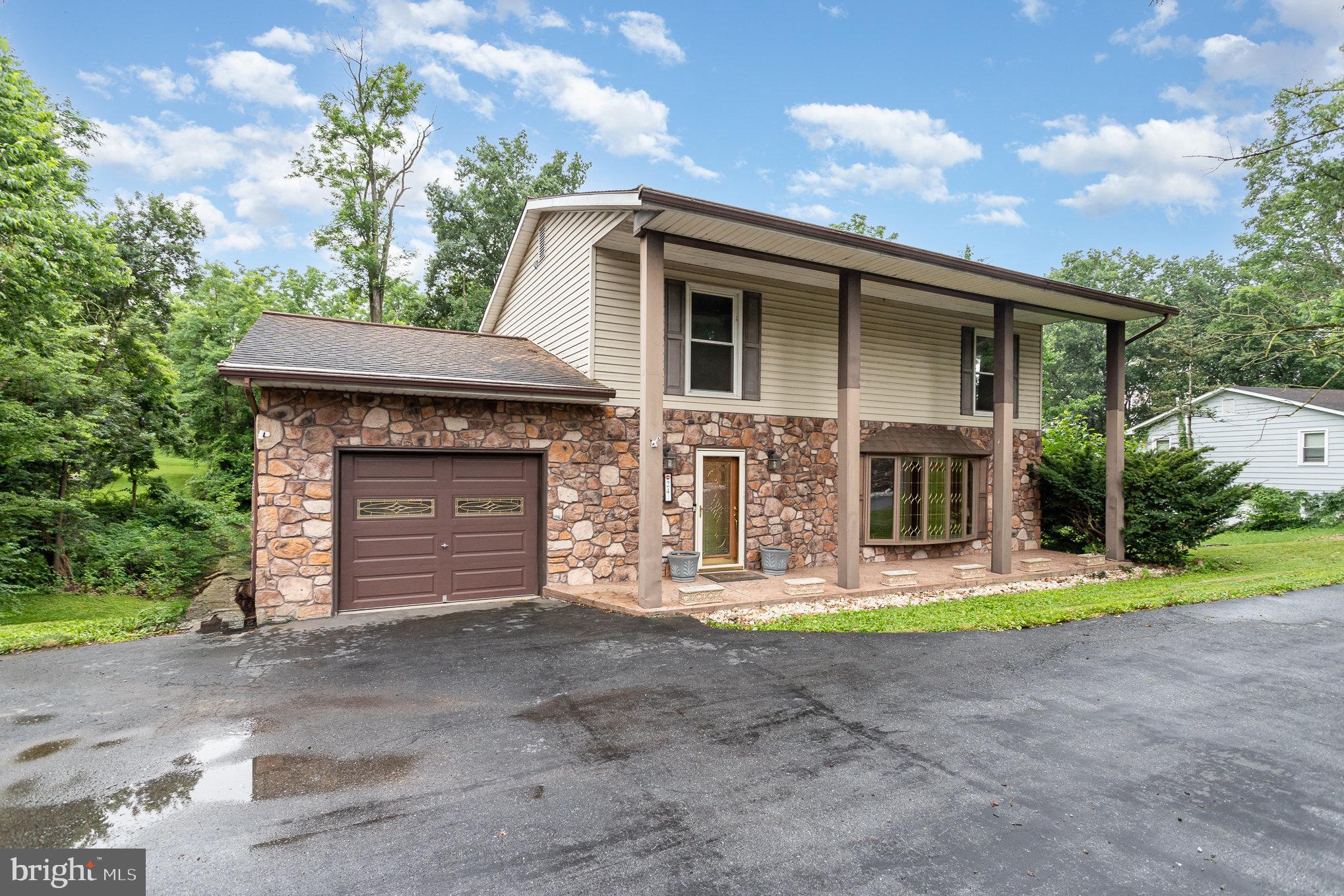 24 WAGNER CIRCLE