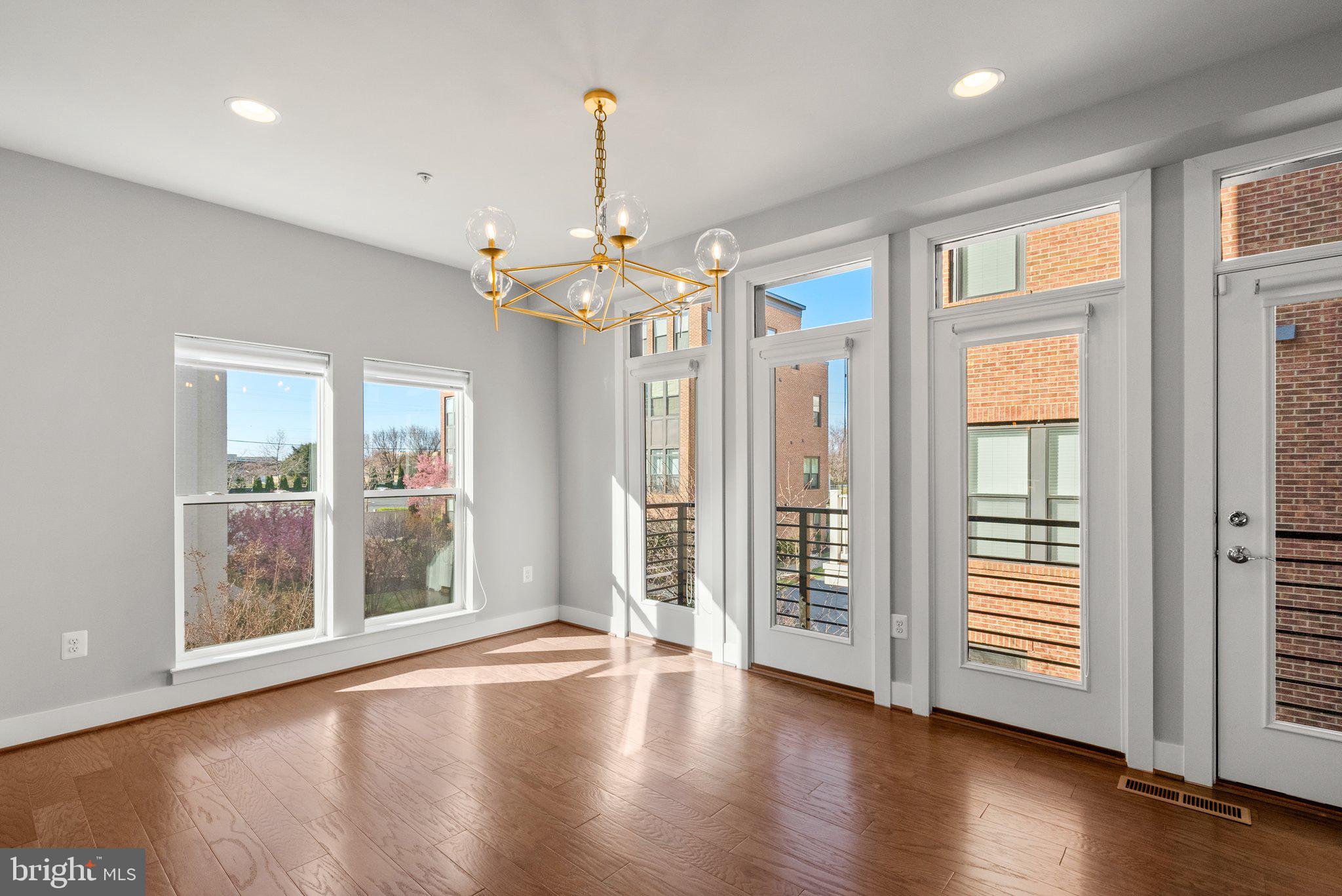 KING FARM IRVINGTON - Residential