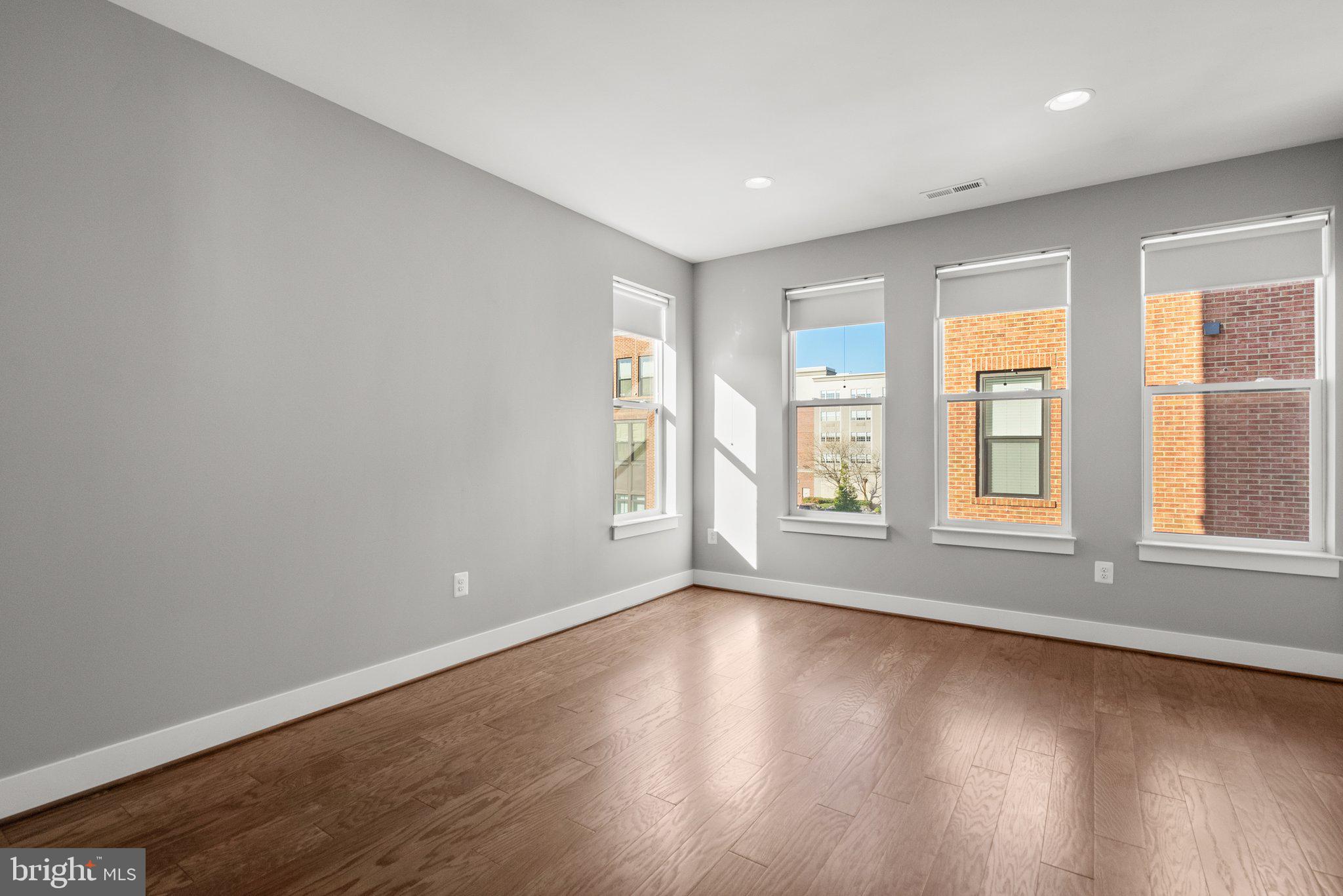 KING FARM IRVINGTON - Residential