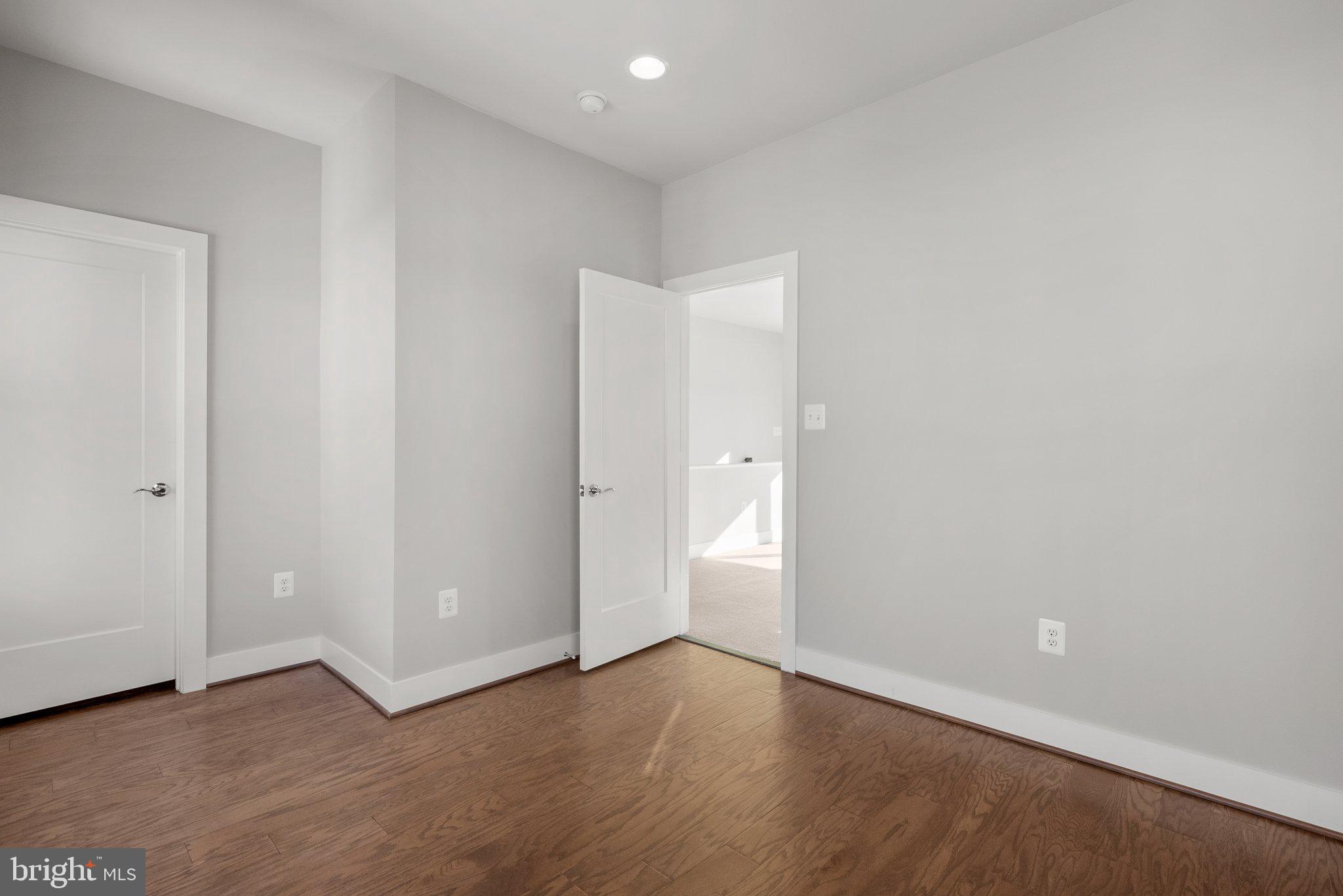 KING FARM IRVINGTON - Residential