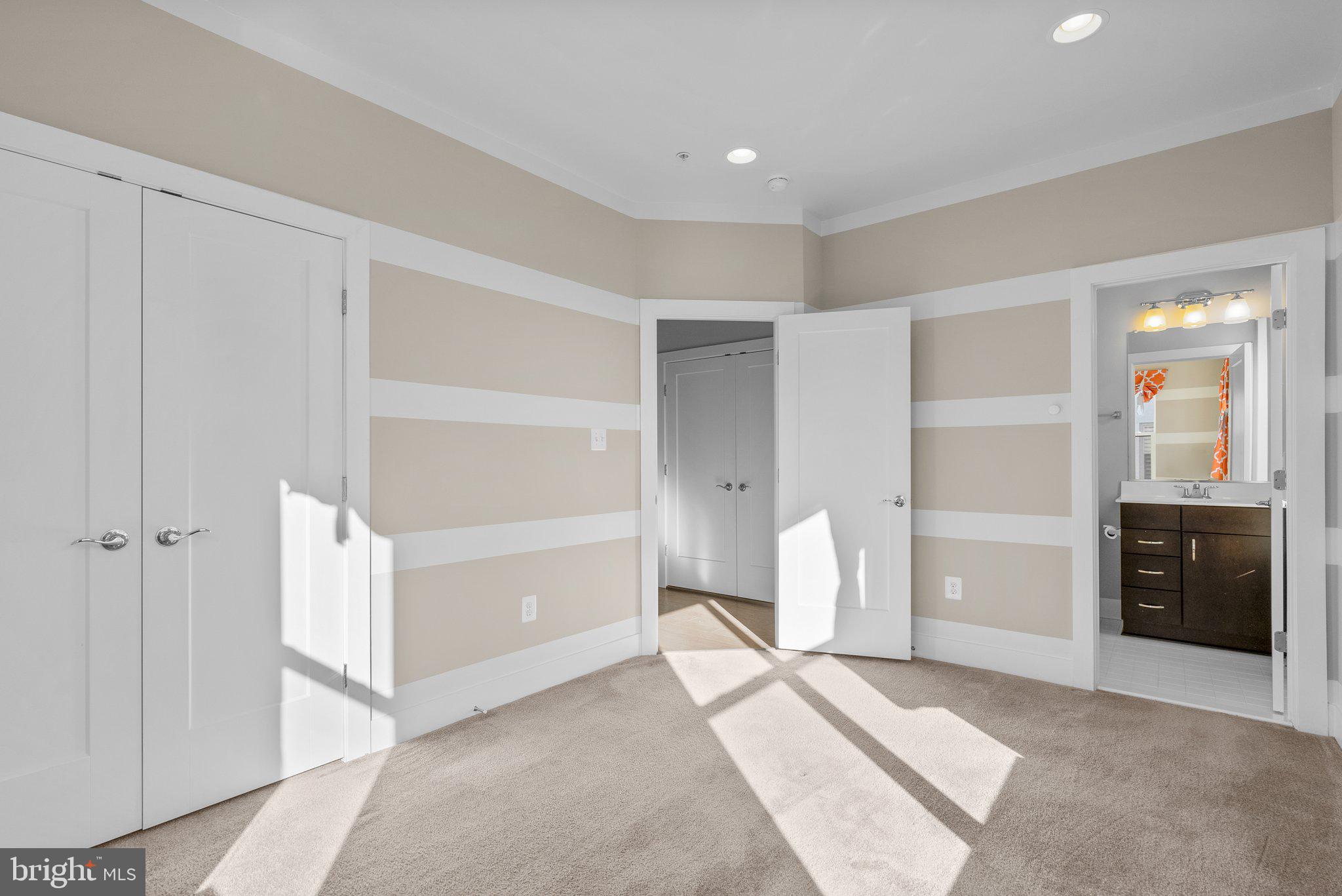 KING FARM IRVINGTON - Residential