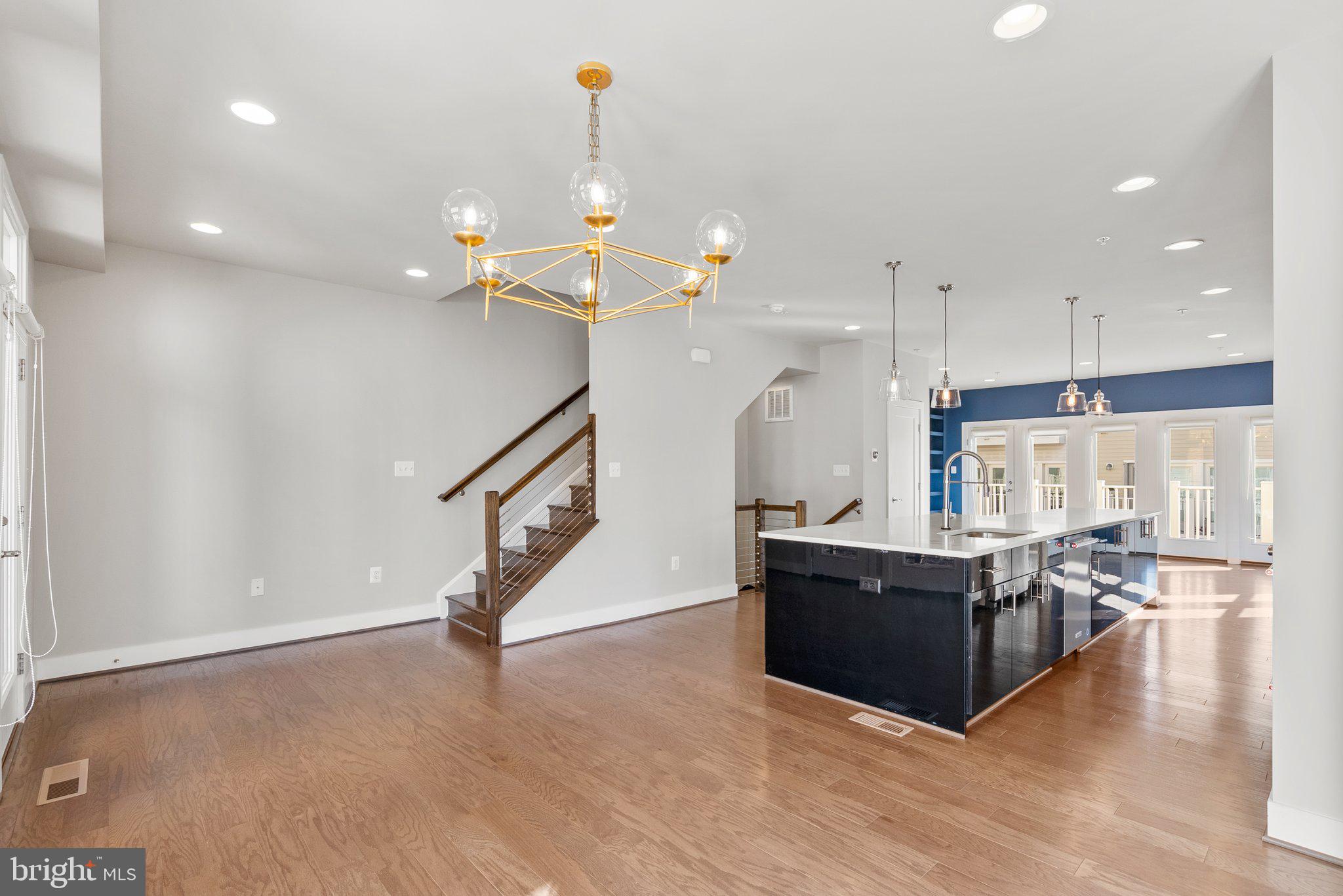 KING FARM IRVINGTON - Residential