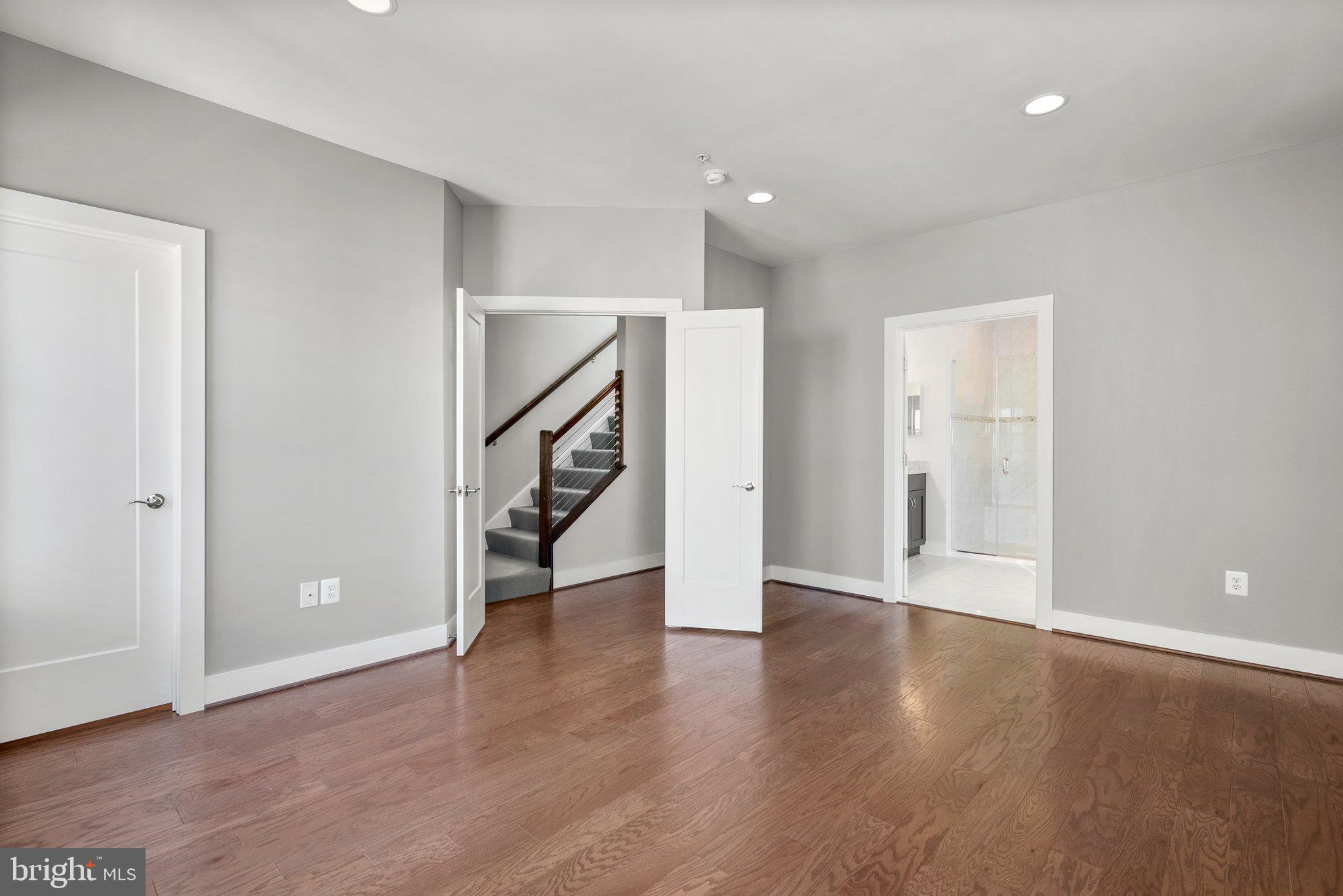 KING FARM IRVINGTON - Residential