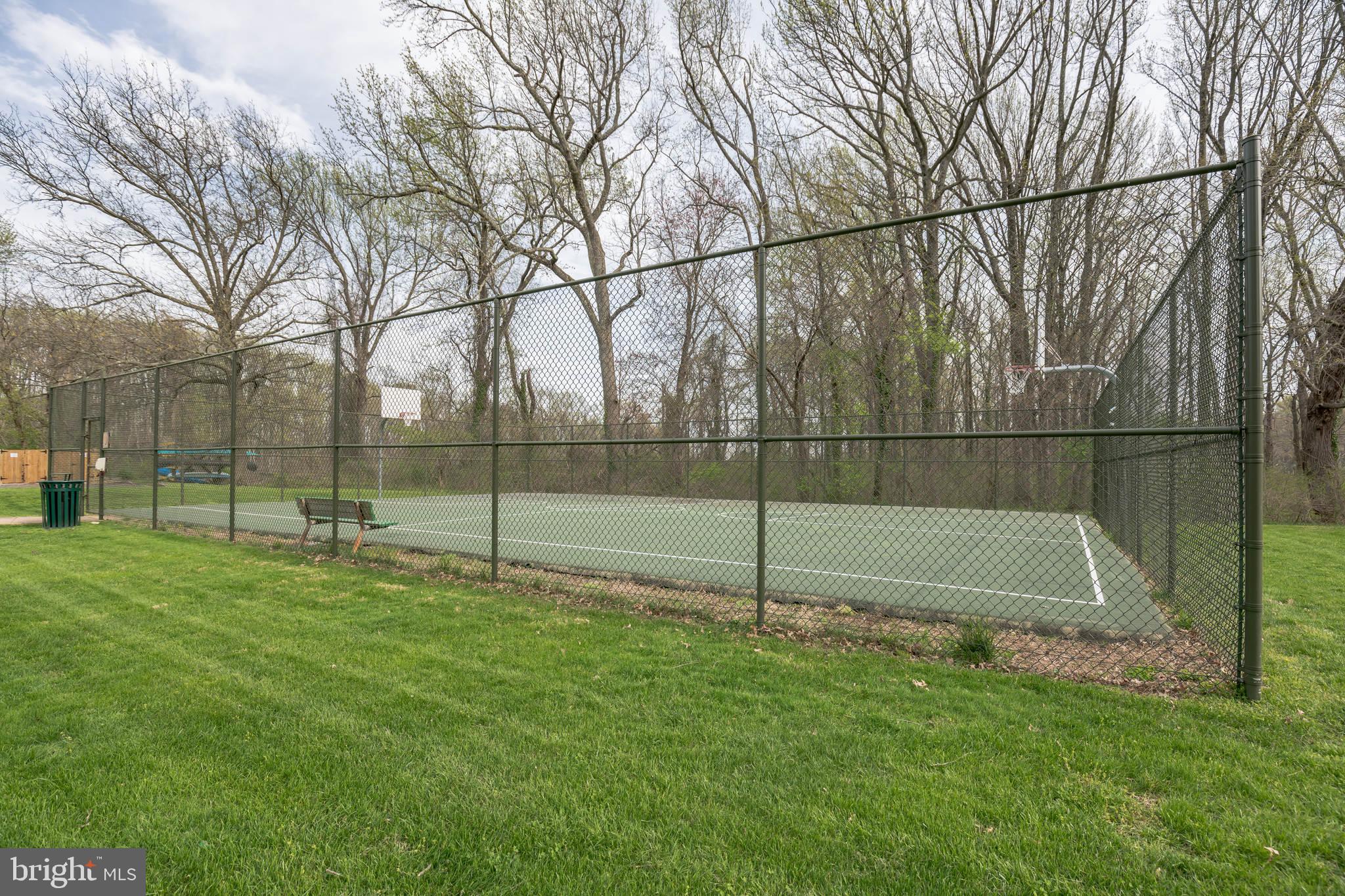 RIVER TOWERS - Residential Lease