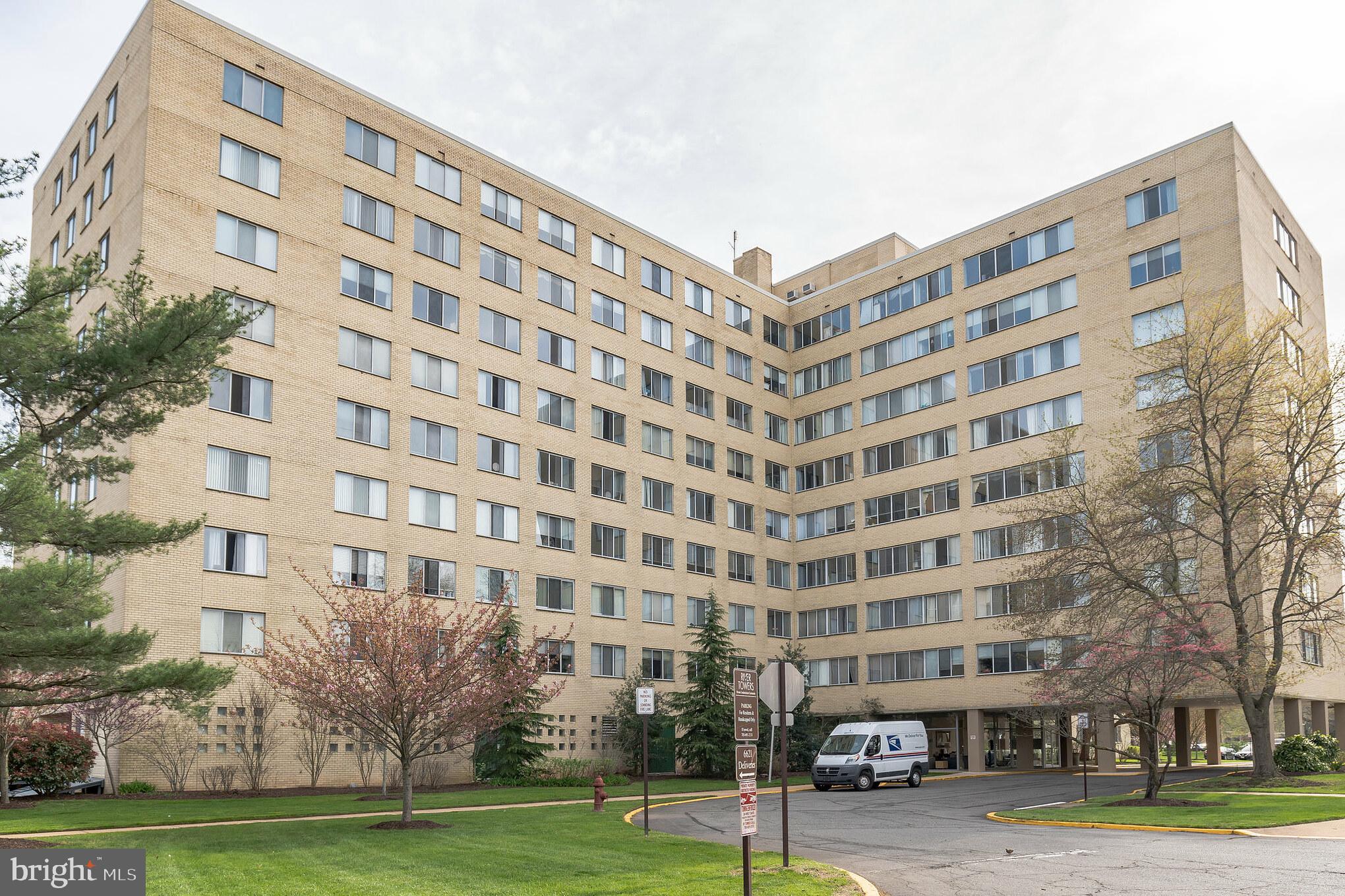 RIVER TOWERS - Residential Lease