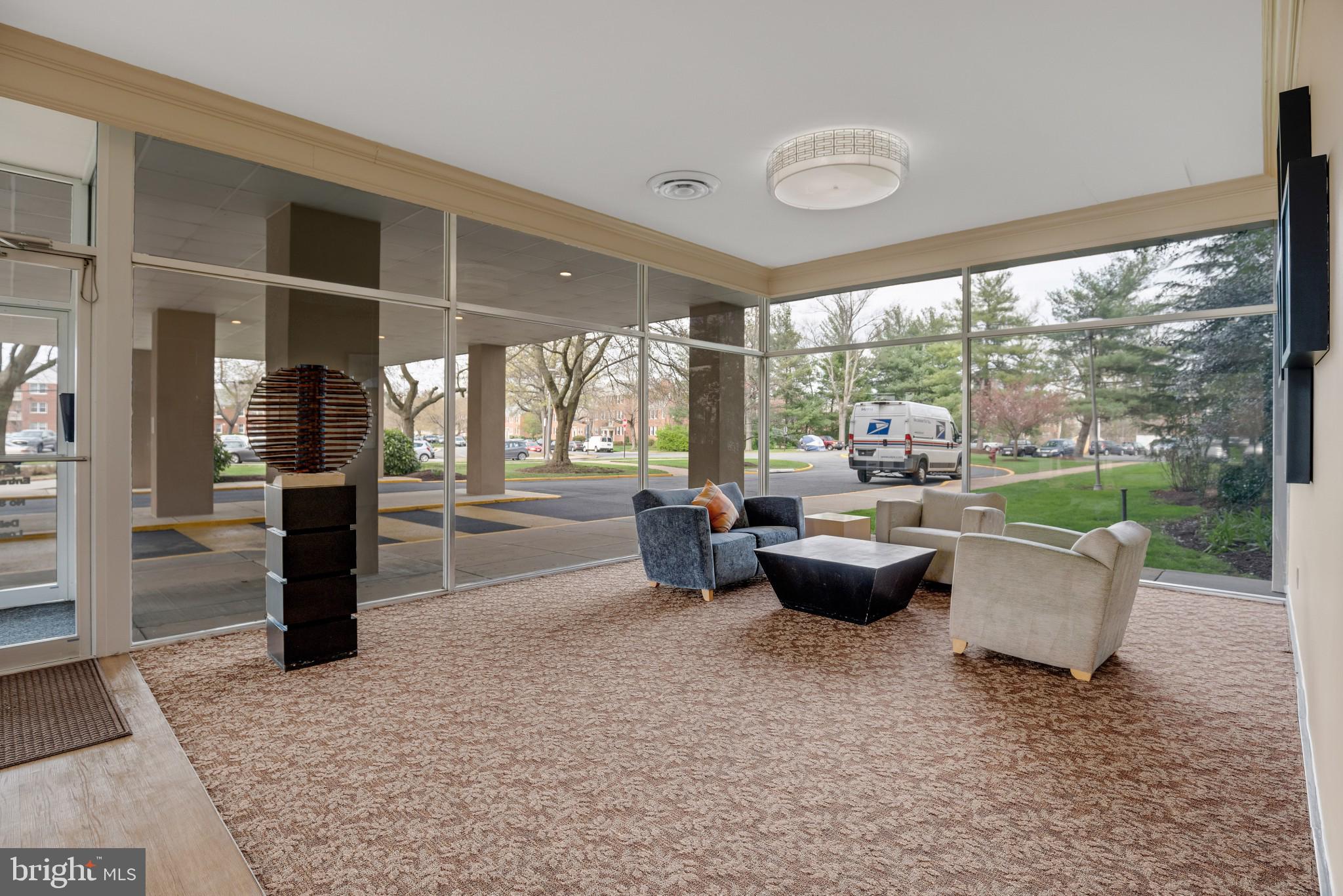 RIVER TOWERS - Residential Lease