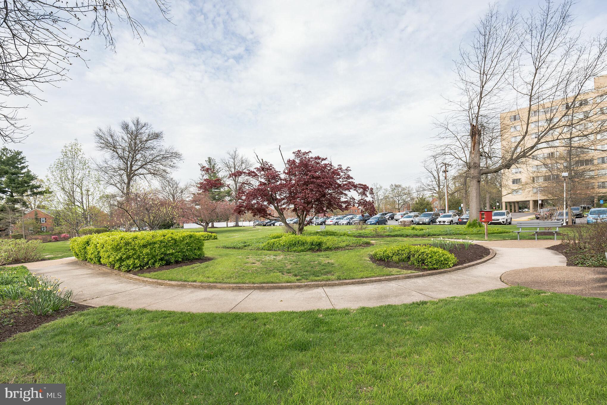 RIVER TOWERS - Residential Lease