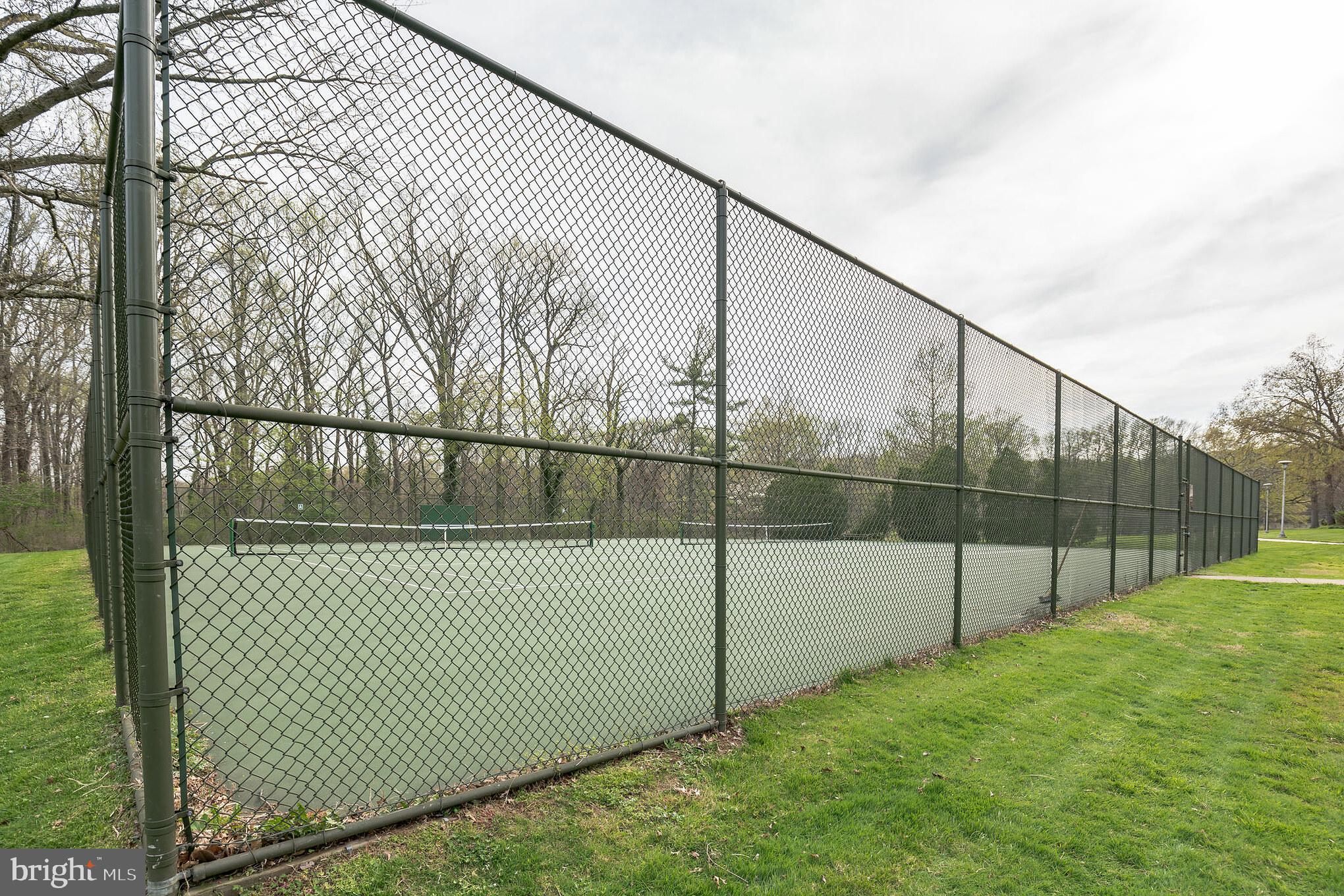 RIVER TOWERS - Residential Lease