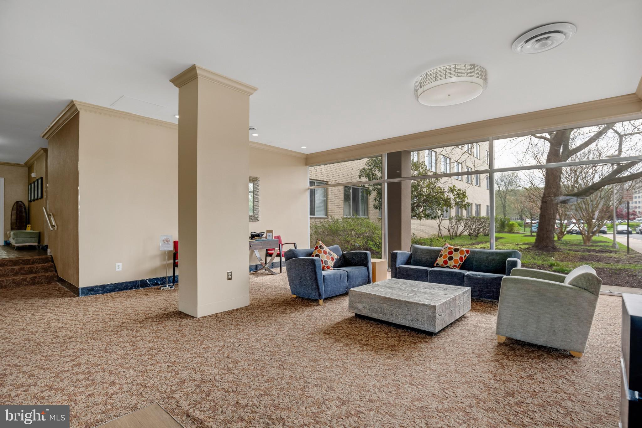 RIVER TOWERS - Residential Lease