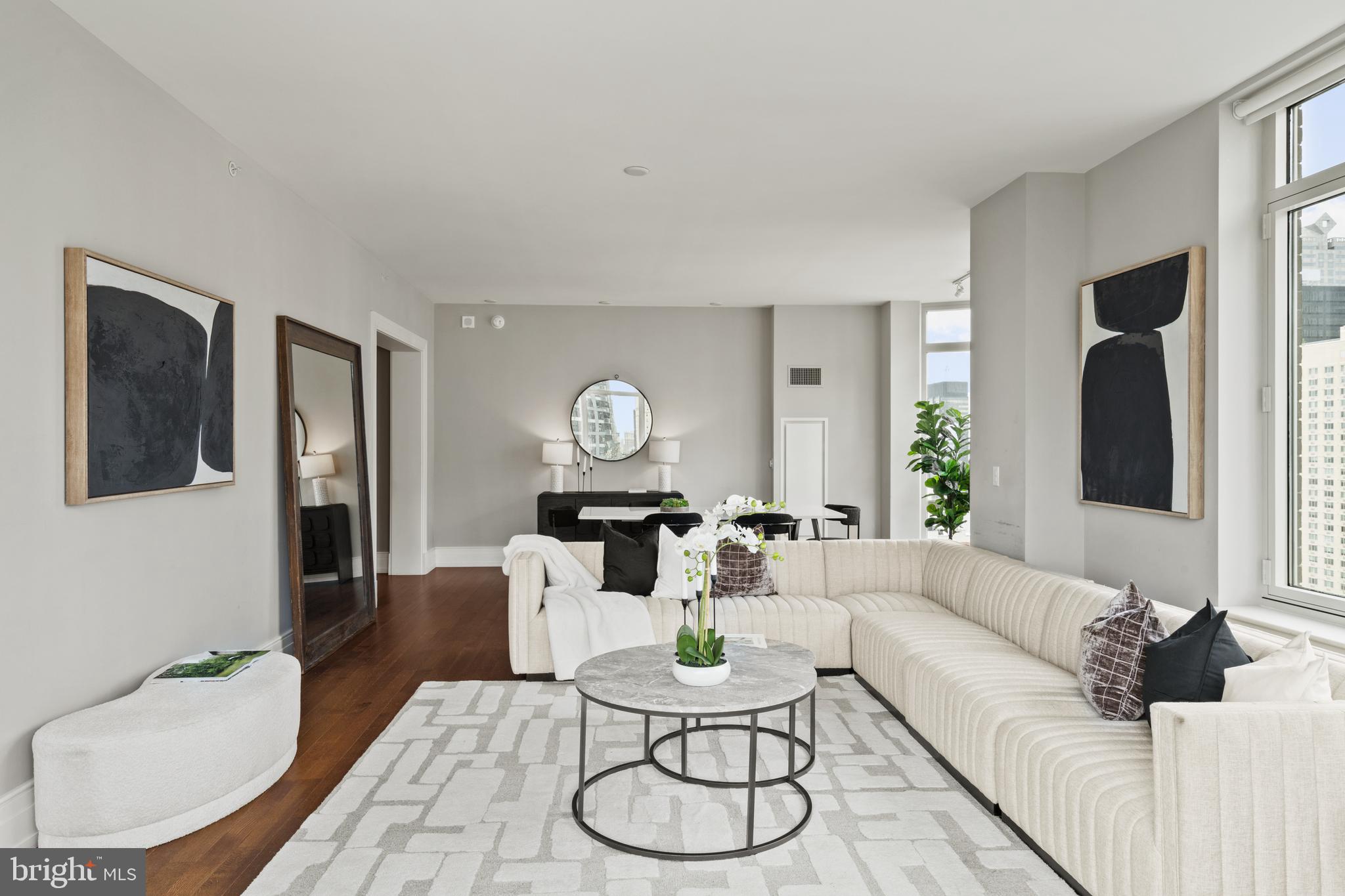 RITTENHOUSE SQUARE - Residential