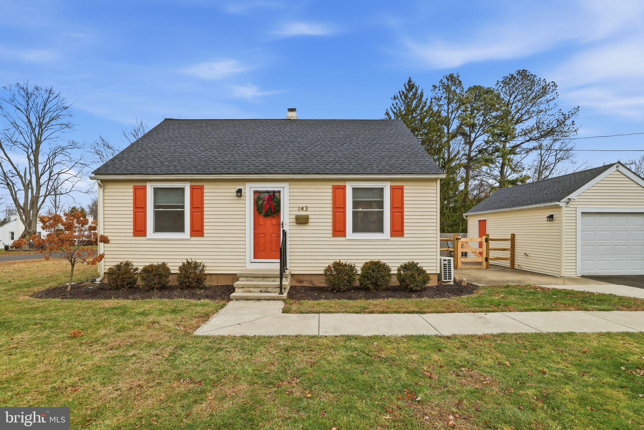 MAPLEWOOD - Residential