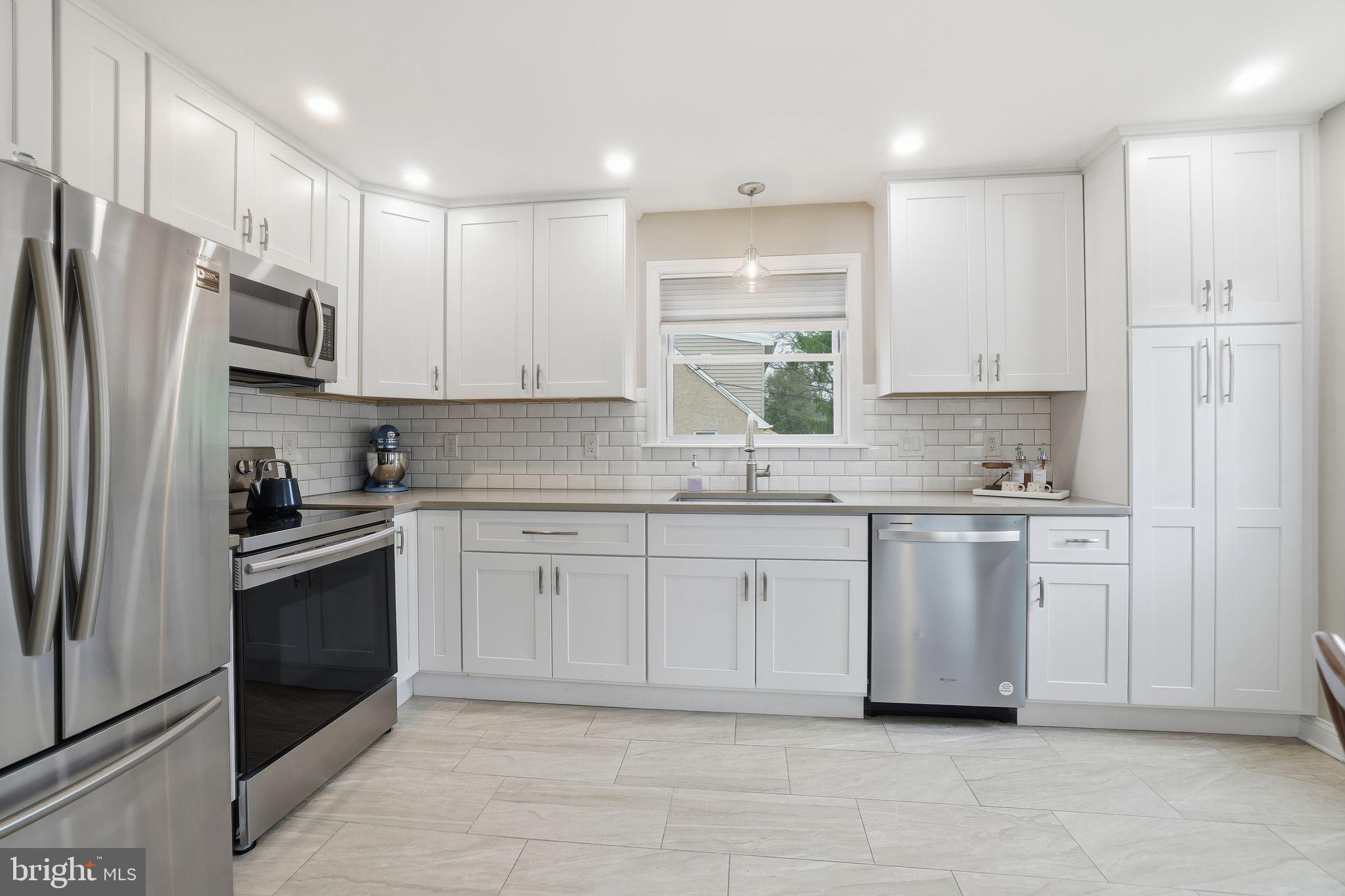 MAPLEWOOD - Residential