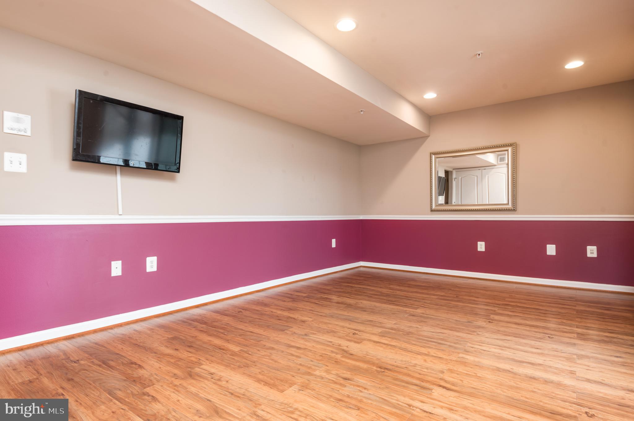 VILLAGES AT PEPPER MILL - Residential