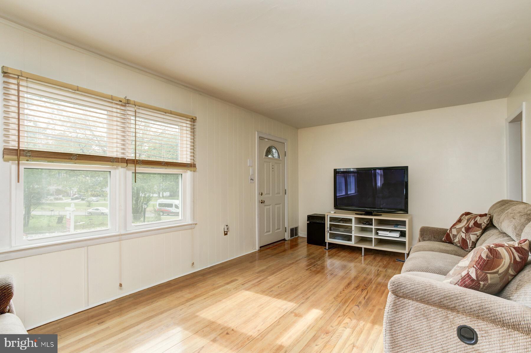 LANDOVER HILLS - Residential