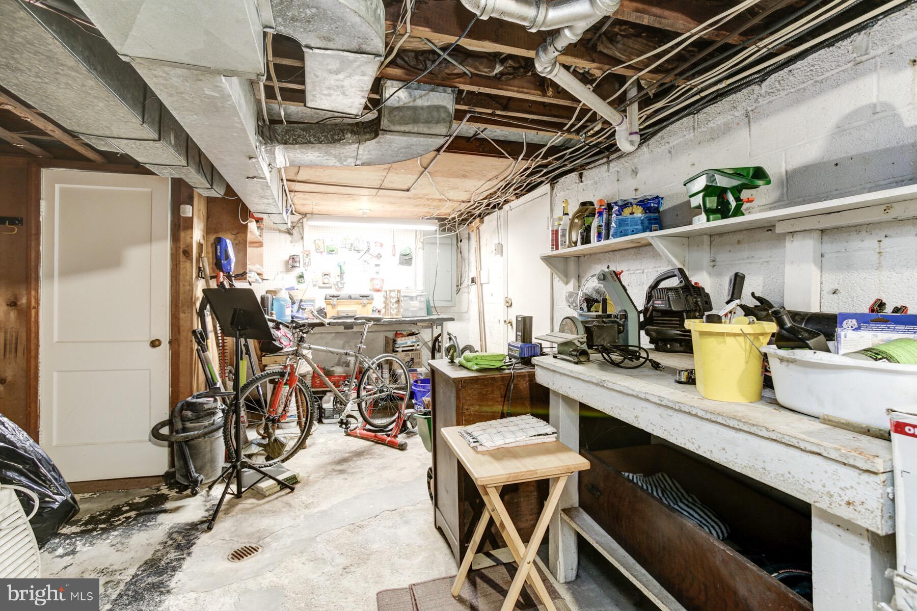 LANDOVER HILLS - Residential