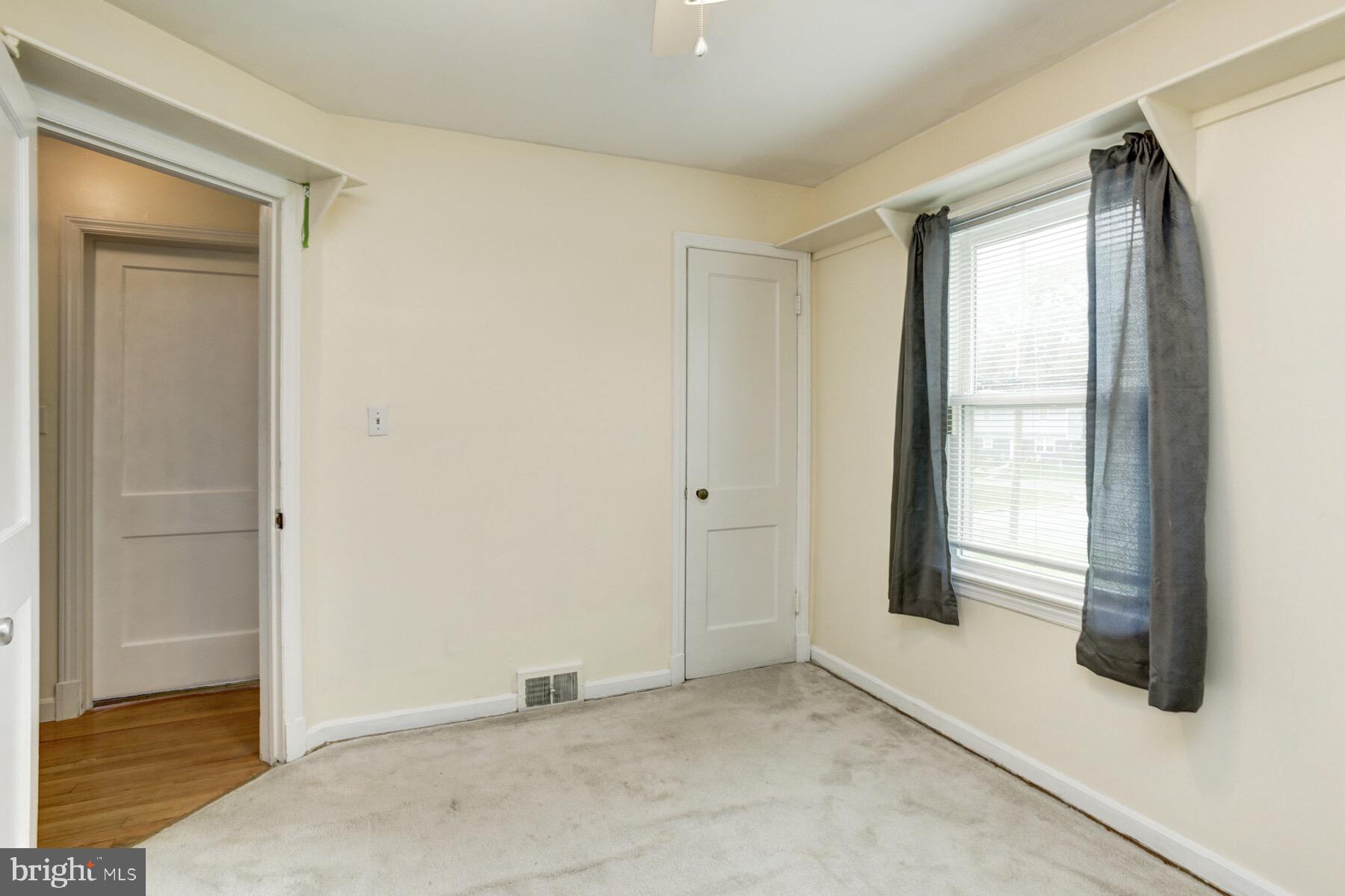 LANDOVER HILLS - Residential