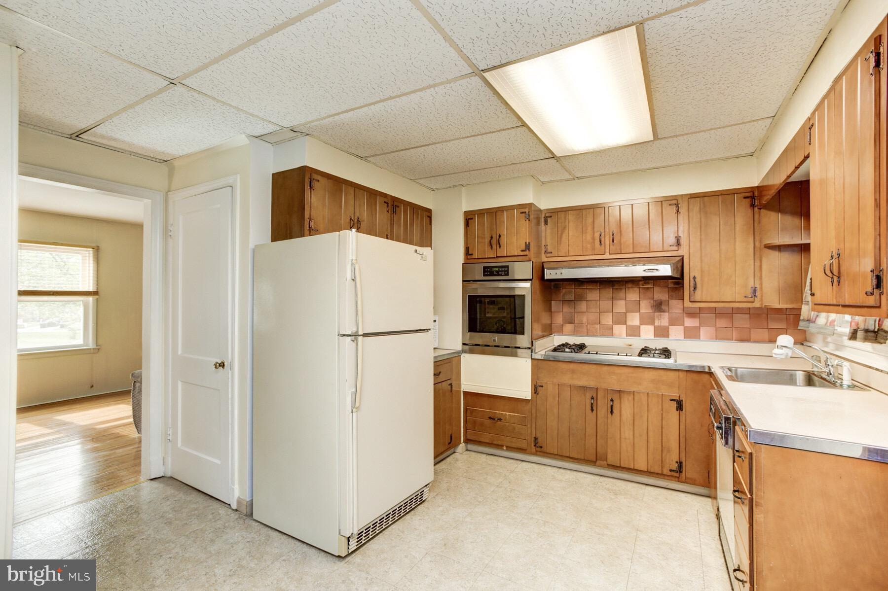 LANDOVER HILLS - Residential