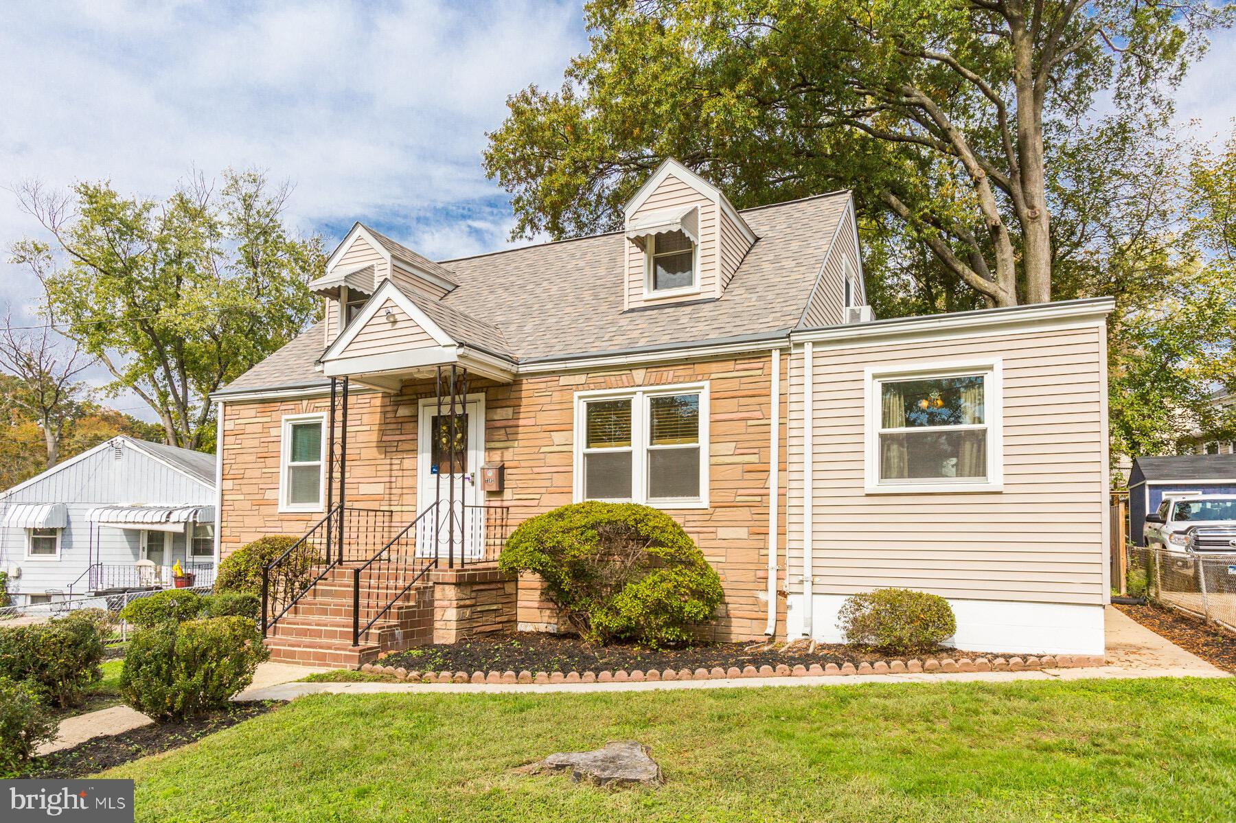 LANDOVER HILLS - Residential