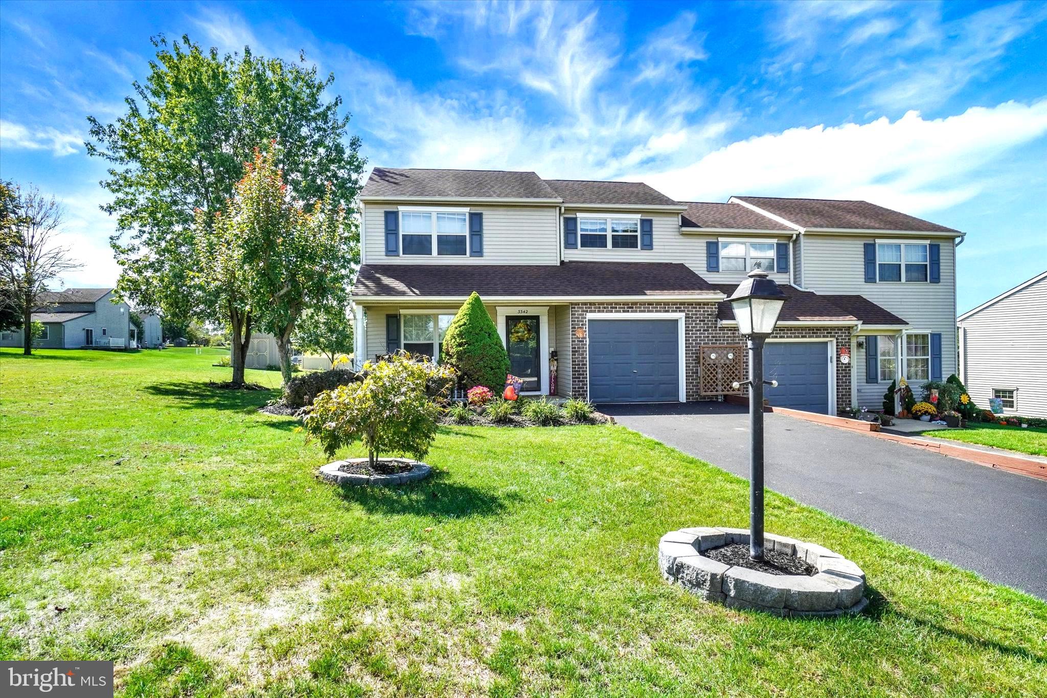 3342 GLEN HOLLOW DRIVE