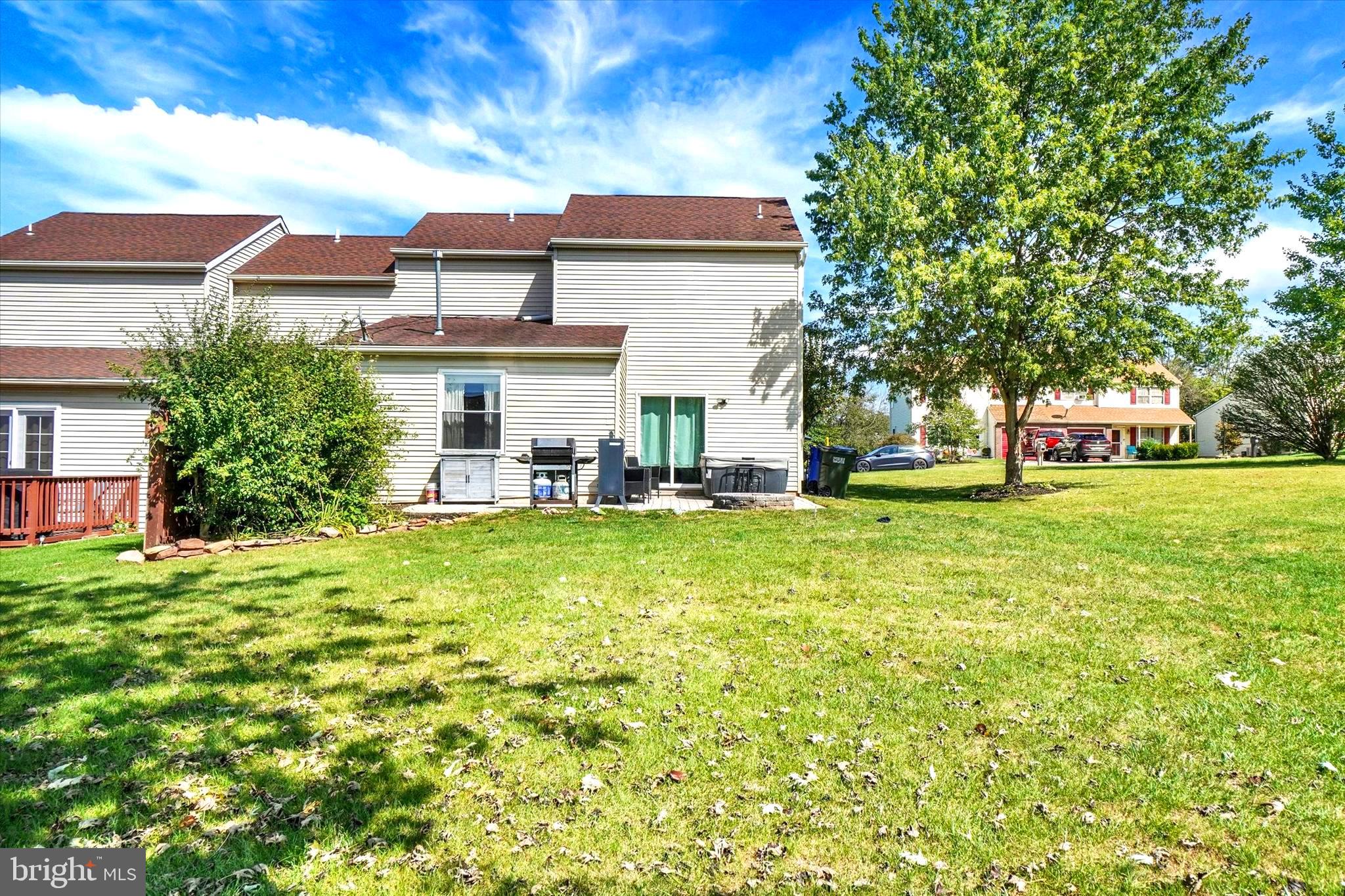 3342 GLEN HOLLOW DRIVE